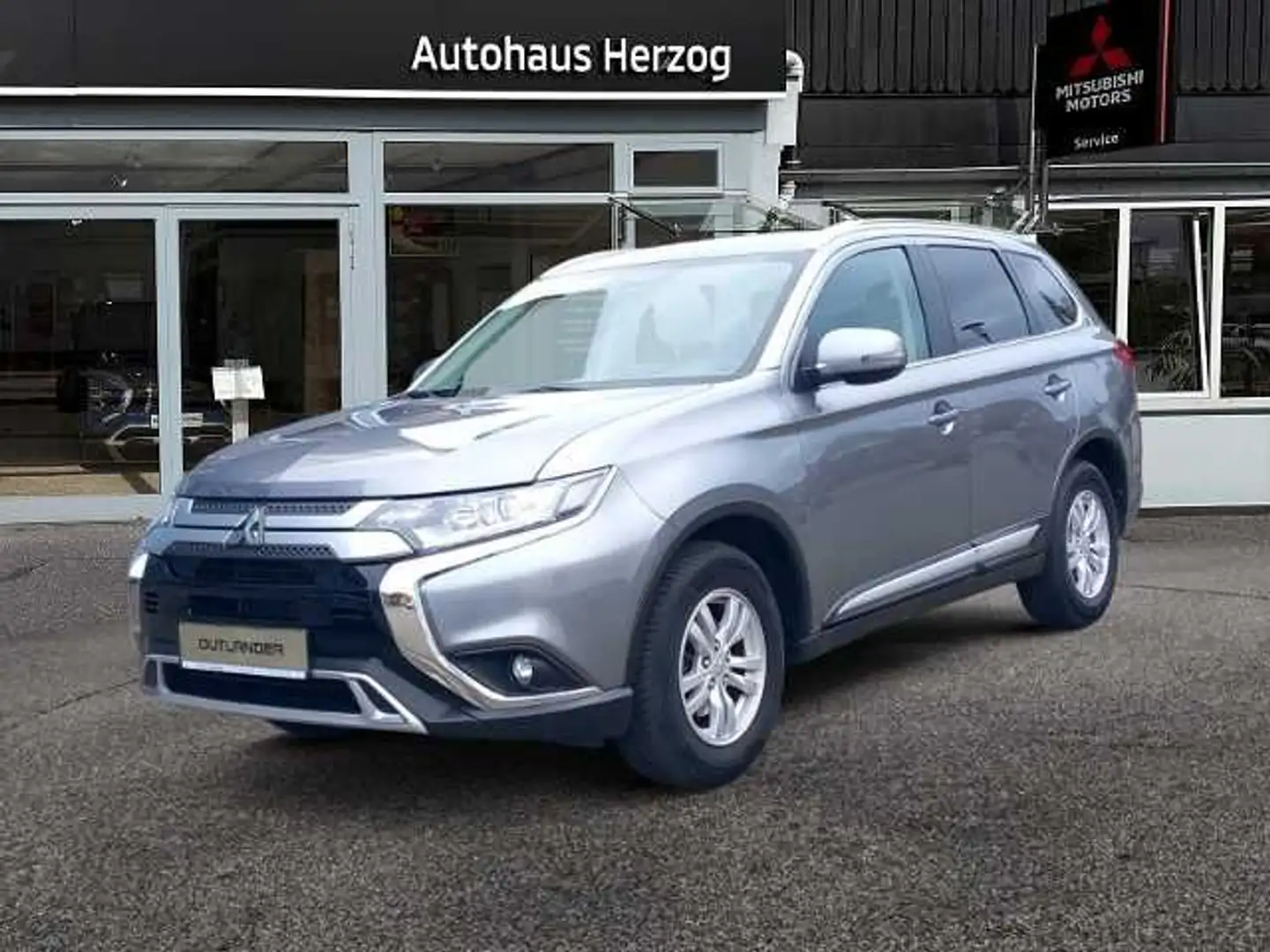 Mitsubishi Outlander Spirit 2.0 MIVEC + Anhängerkupplung Gris - 1