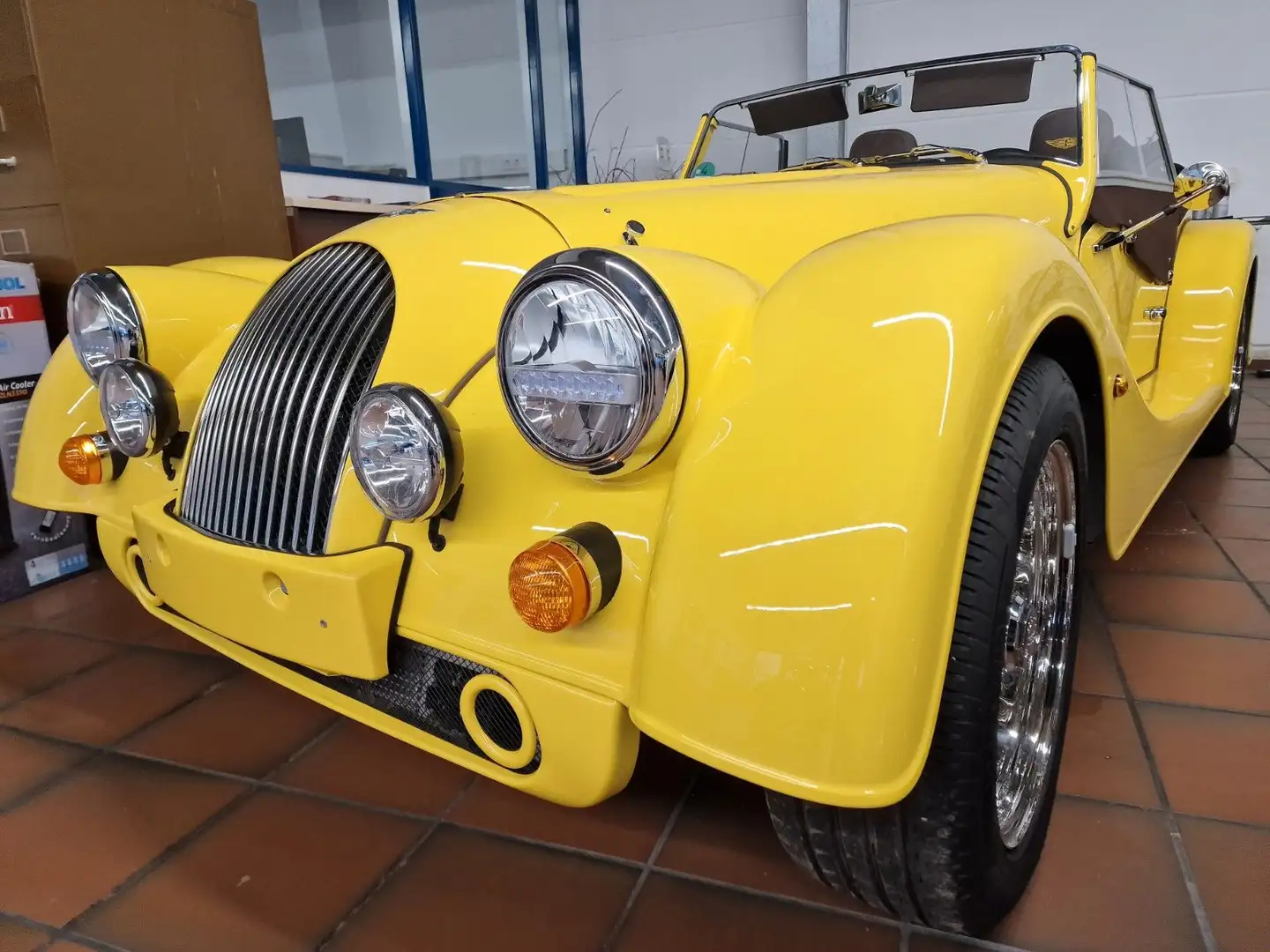 Morgan Plus 4 Jaune - 1