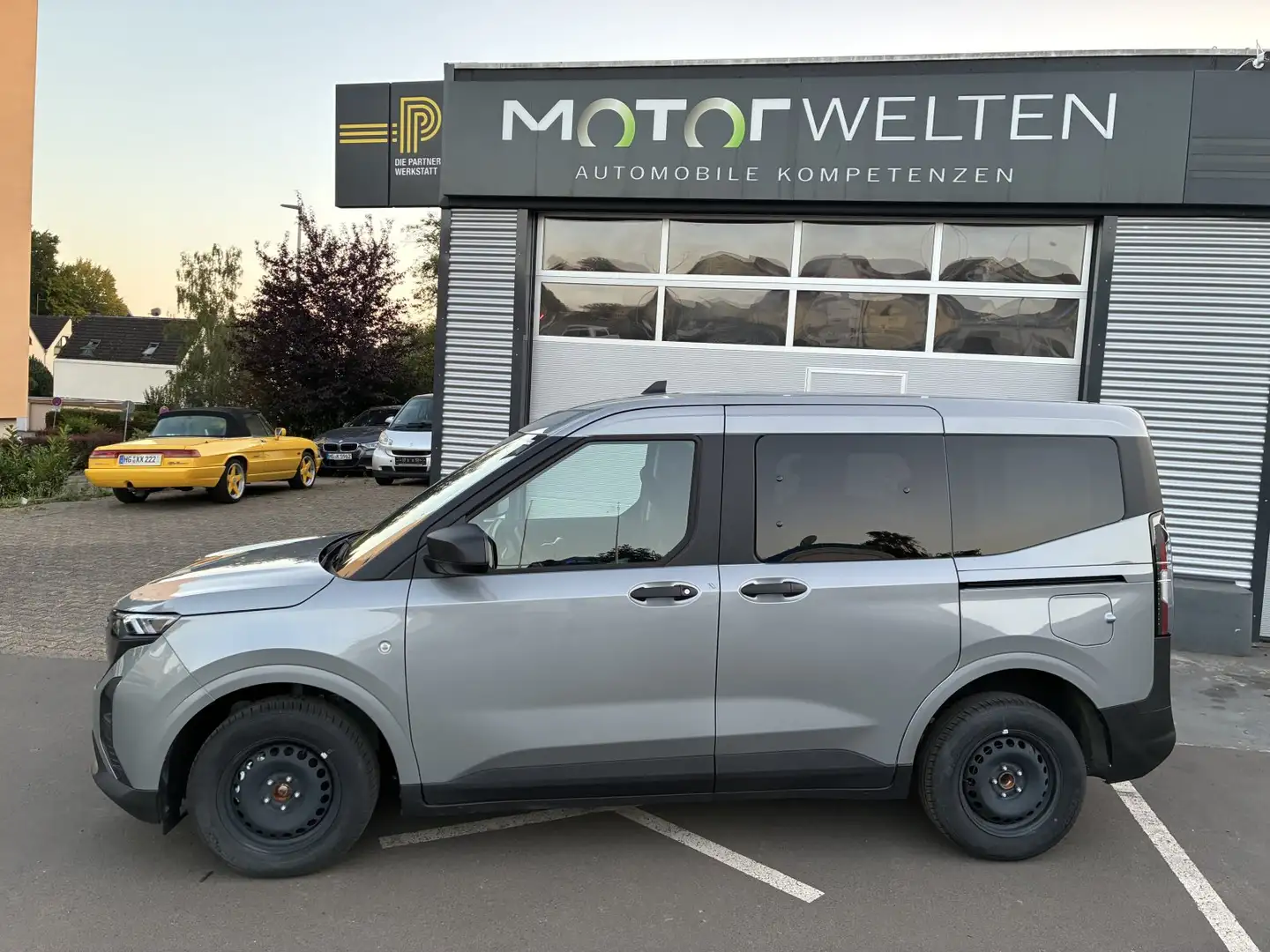 Ford Tourneo Courier 1.0 EcoBoost Trend (EURO 6e) 1.0 EcoBoost EU6e Tre Silber - 2