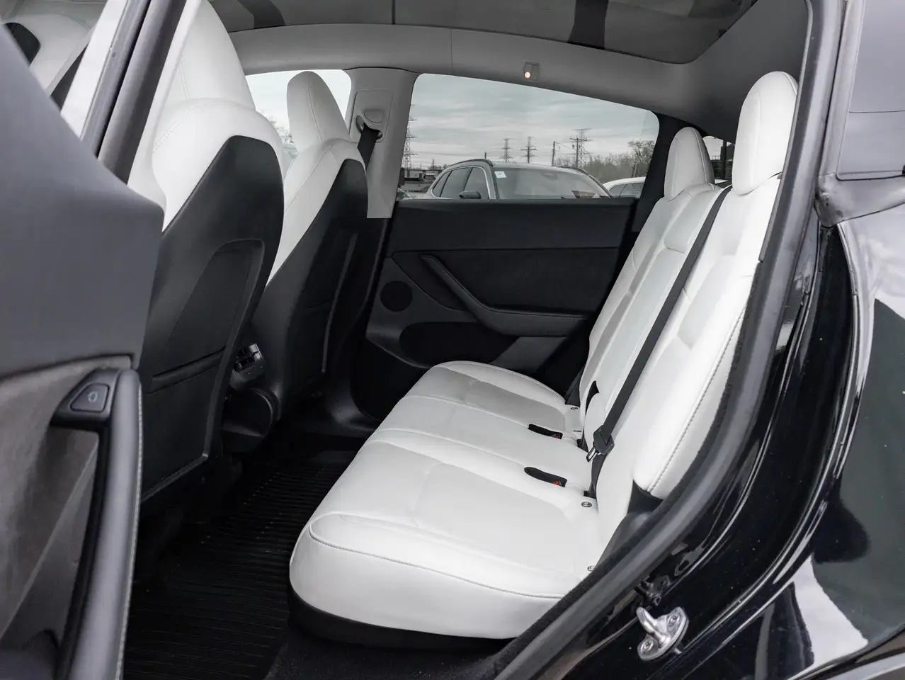Tesla Model Y снимка Tesla Model Y