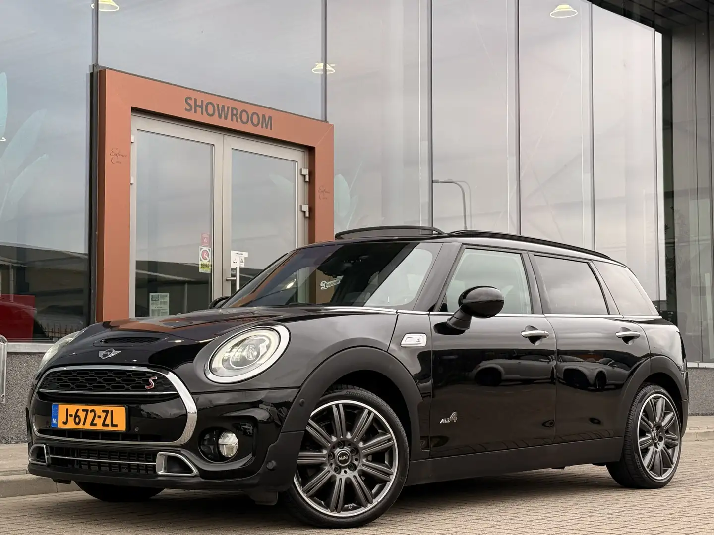 MINI Cooper S Clubman Mini 2.0 ALL4 Chili Serious Business | Leder | Pan Чорний - 1