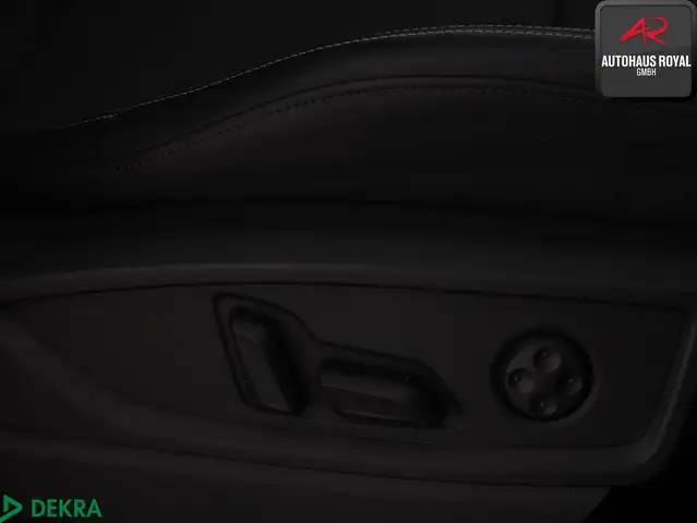 Audi Q5 view 12