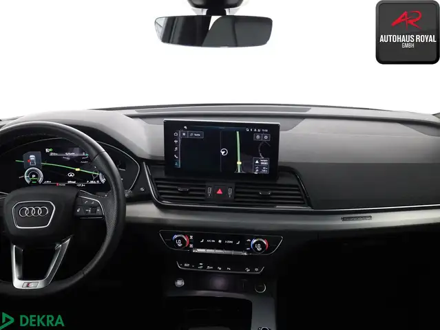 Audi Q5 view 9
