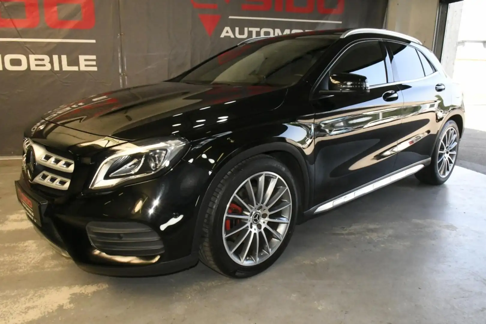 Mercedes-Benz GLA 250 4Matic AMG*CAM*PANO*NAV*TW*TRONIC Klima Navi Schwarz - 2