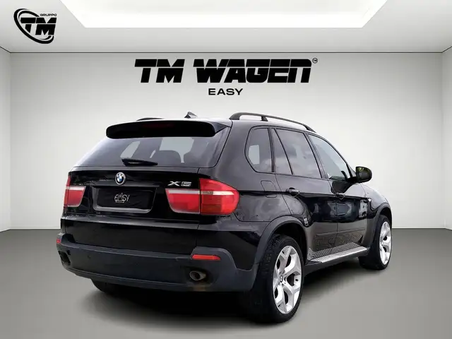 BMW X5 view 5