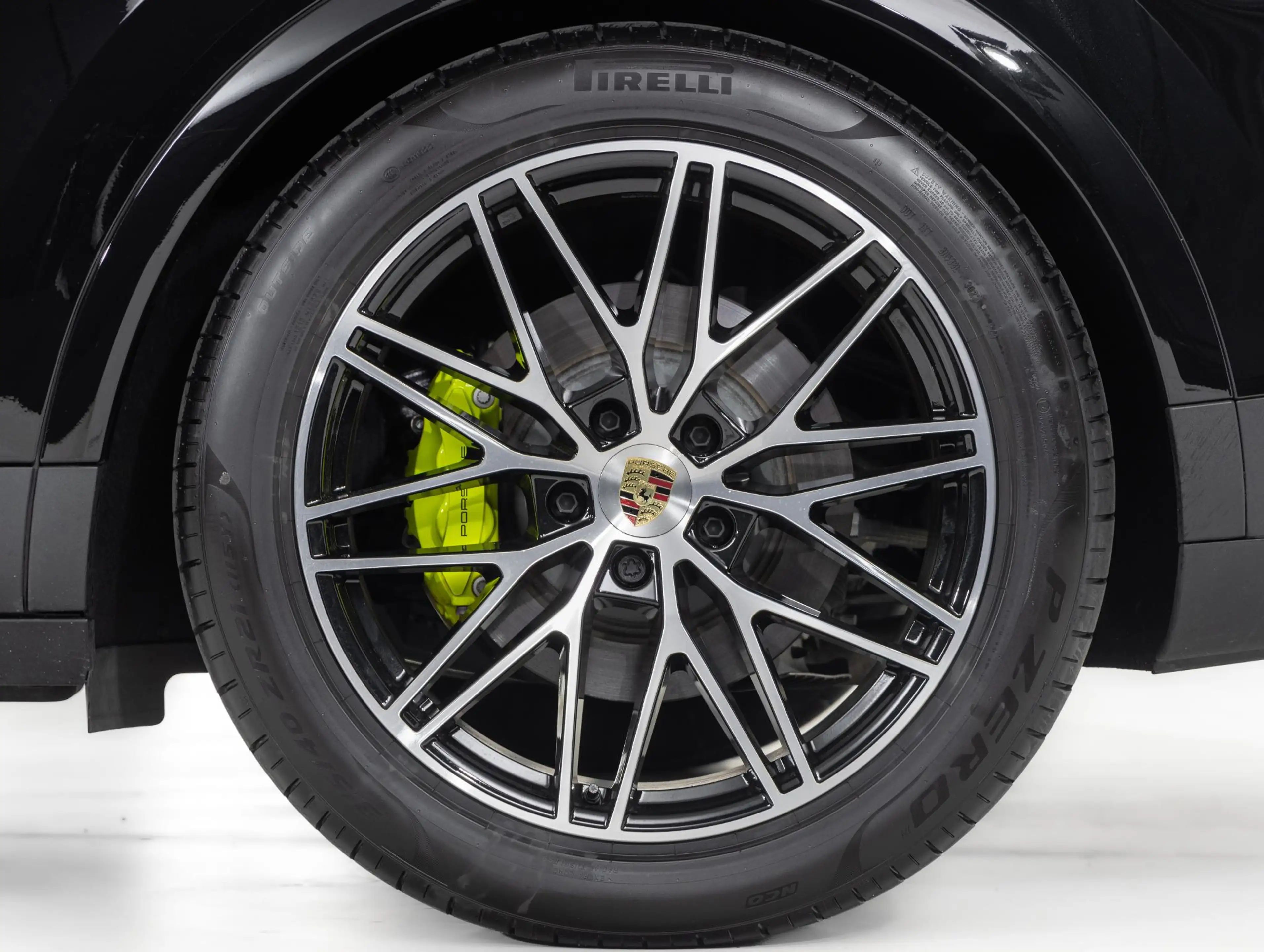 Porsche Cayenne E-Hybrid — photo 42