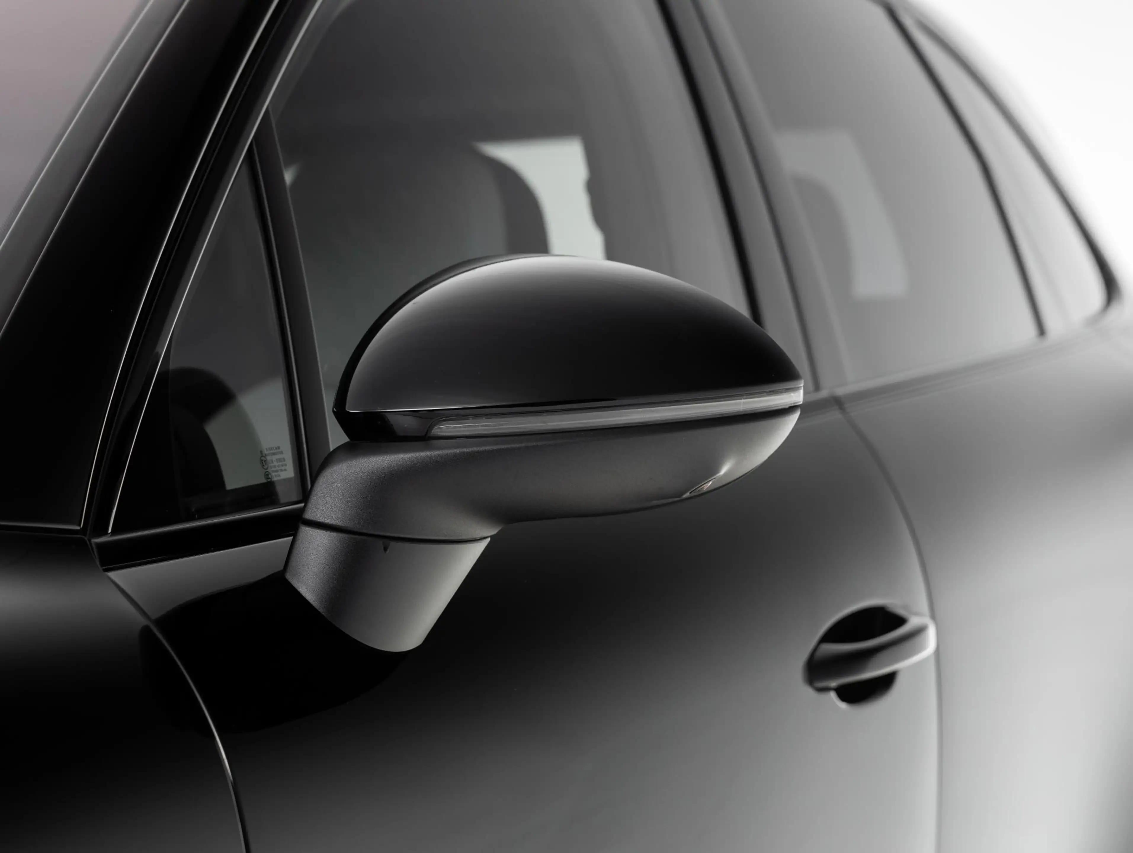 Porsche Cayenne E-Hybrid — photo 23