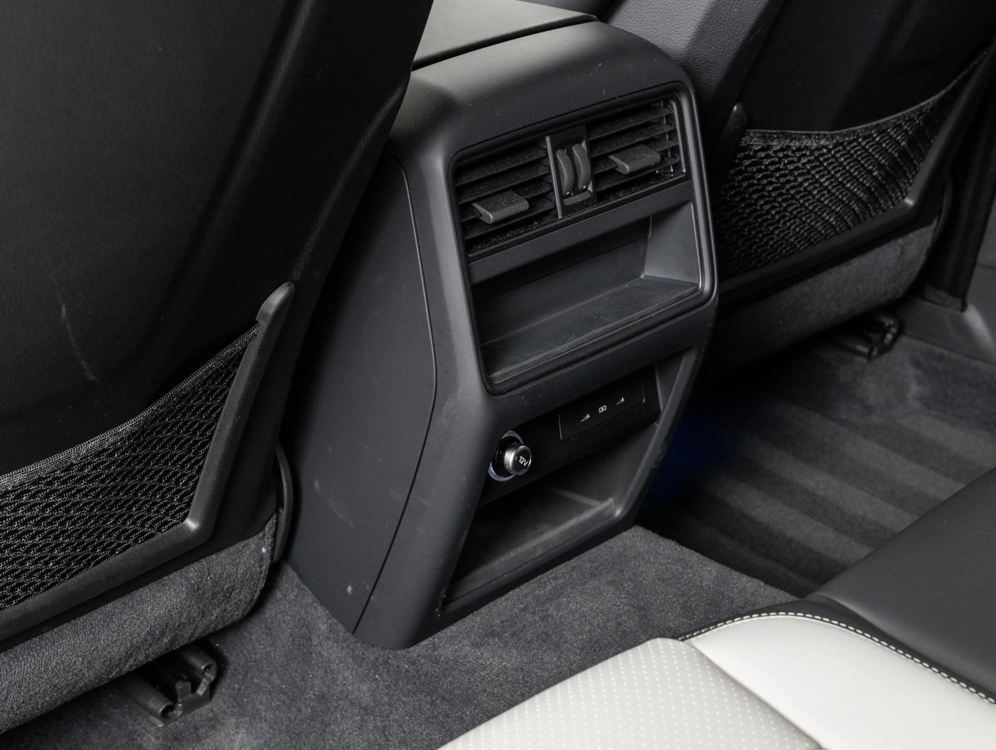 Porsche Cayenne E-Hybrid — photo 17