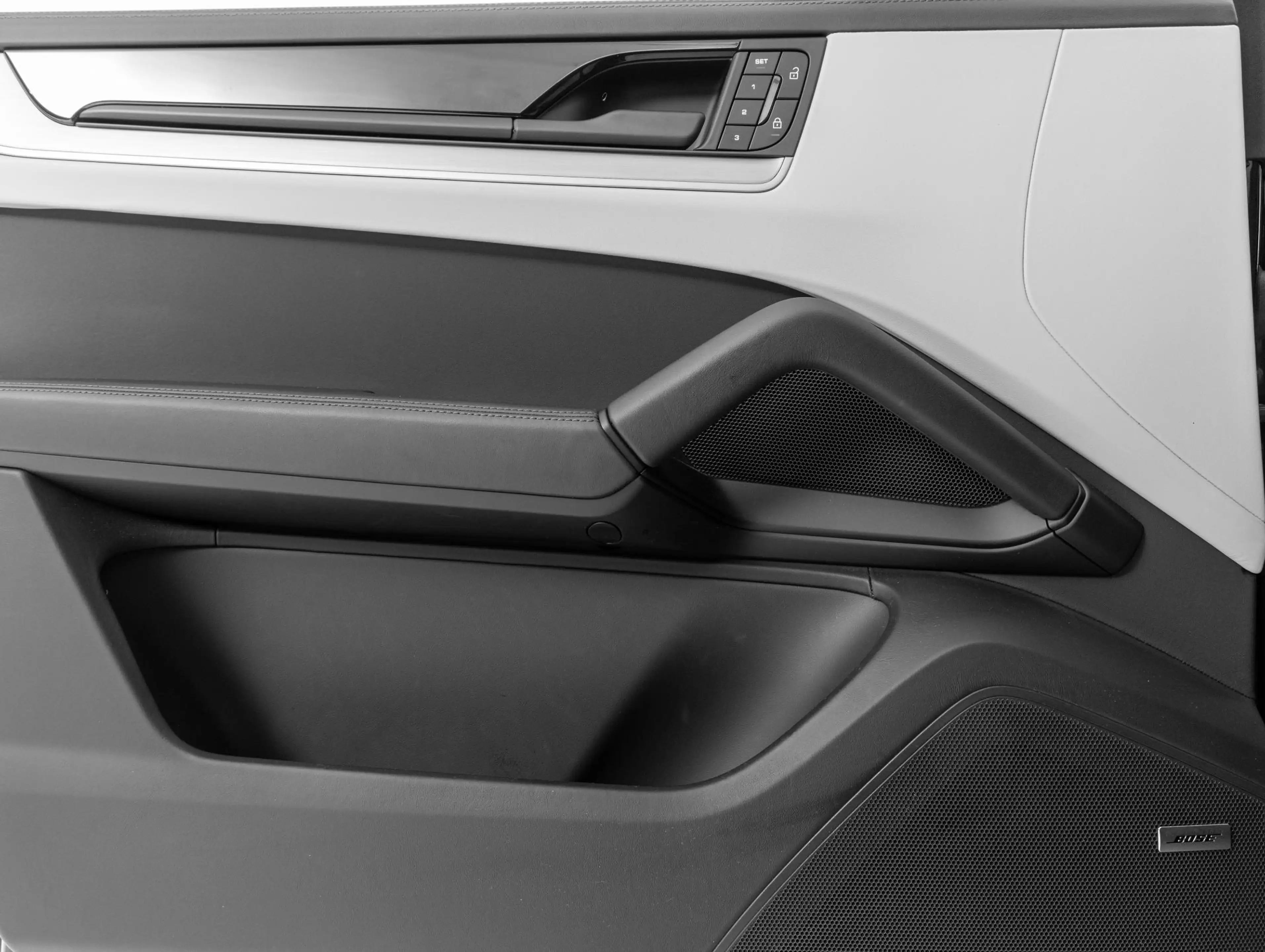 Porsche Cayenne E-Hybrid — photo 32