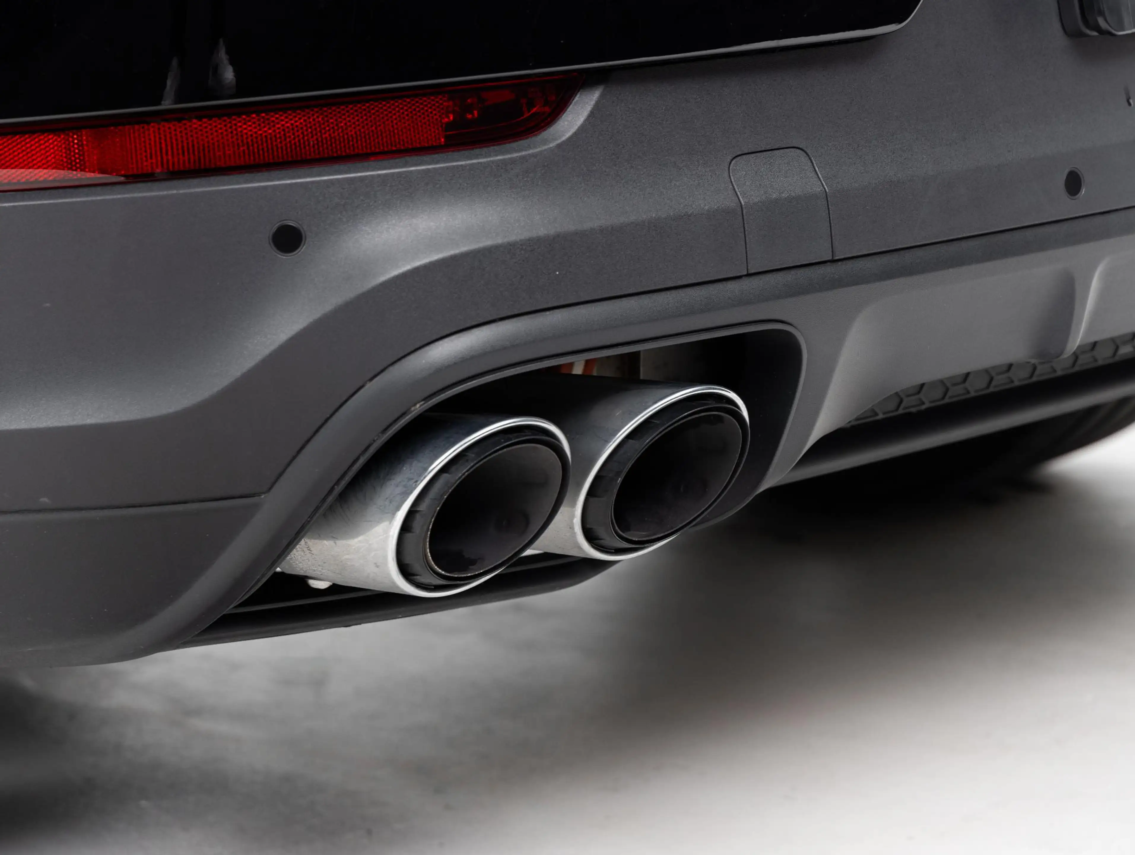 Porsche Cayenne E-Hybrid — photo 27