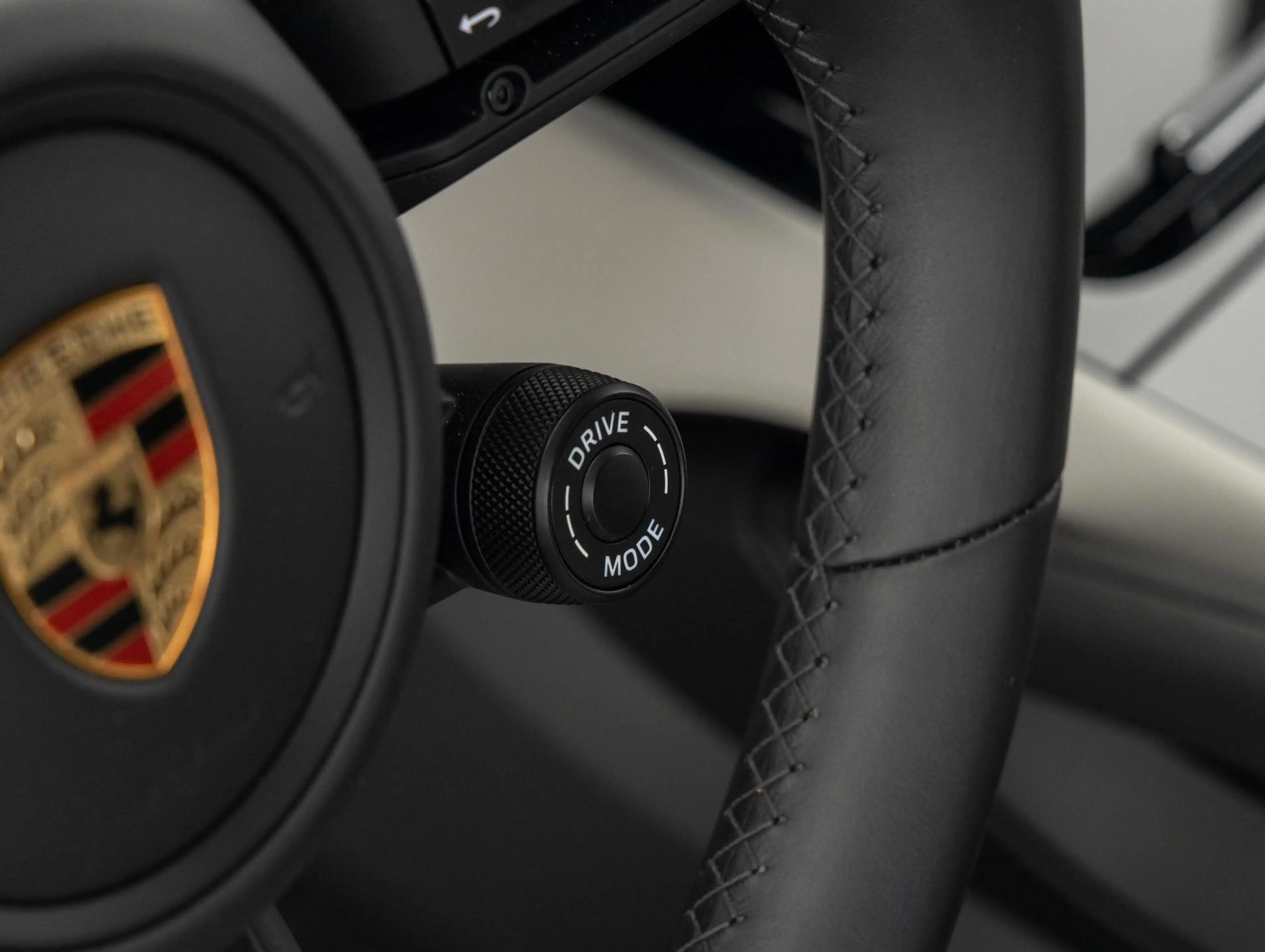 Porsche Cayenne E-Hybrid — photo 36