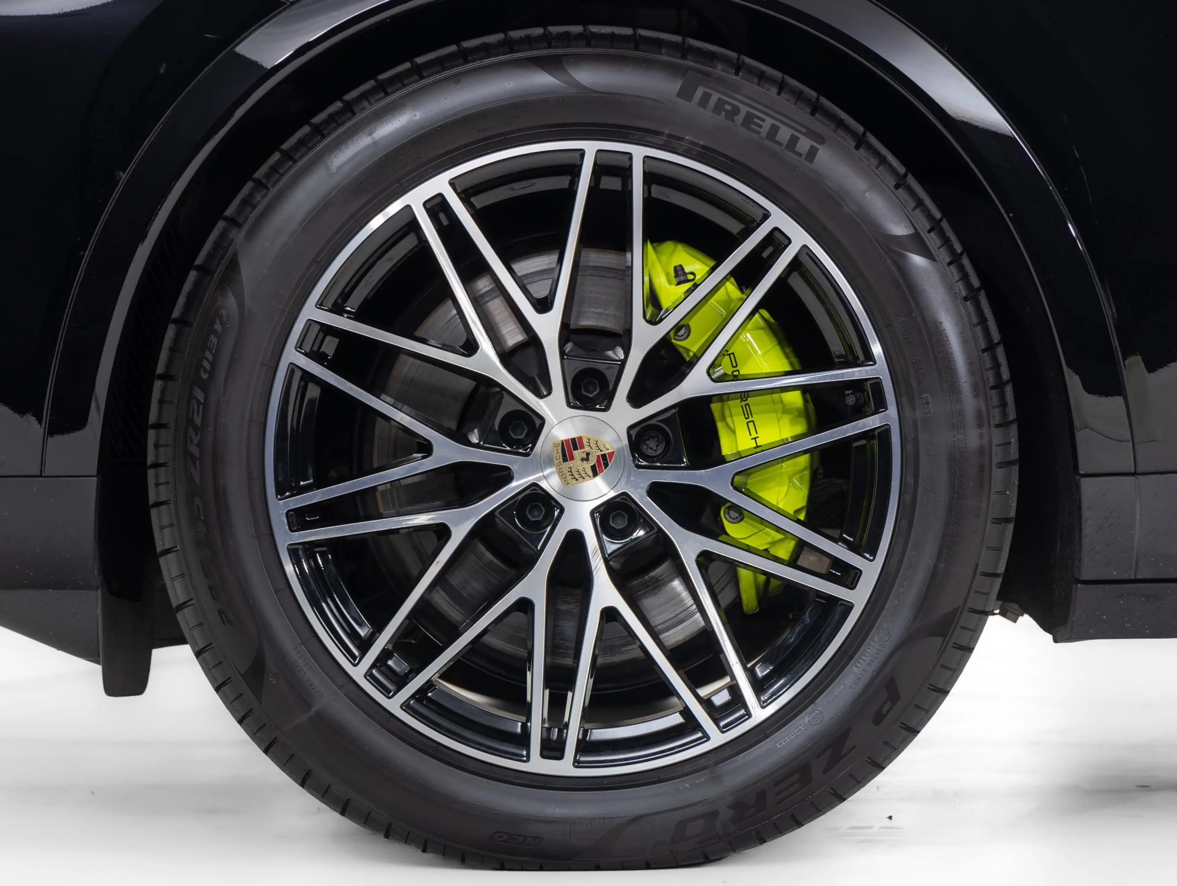Porsche Cayenne E-Hybrid — photo 41