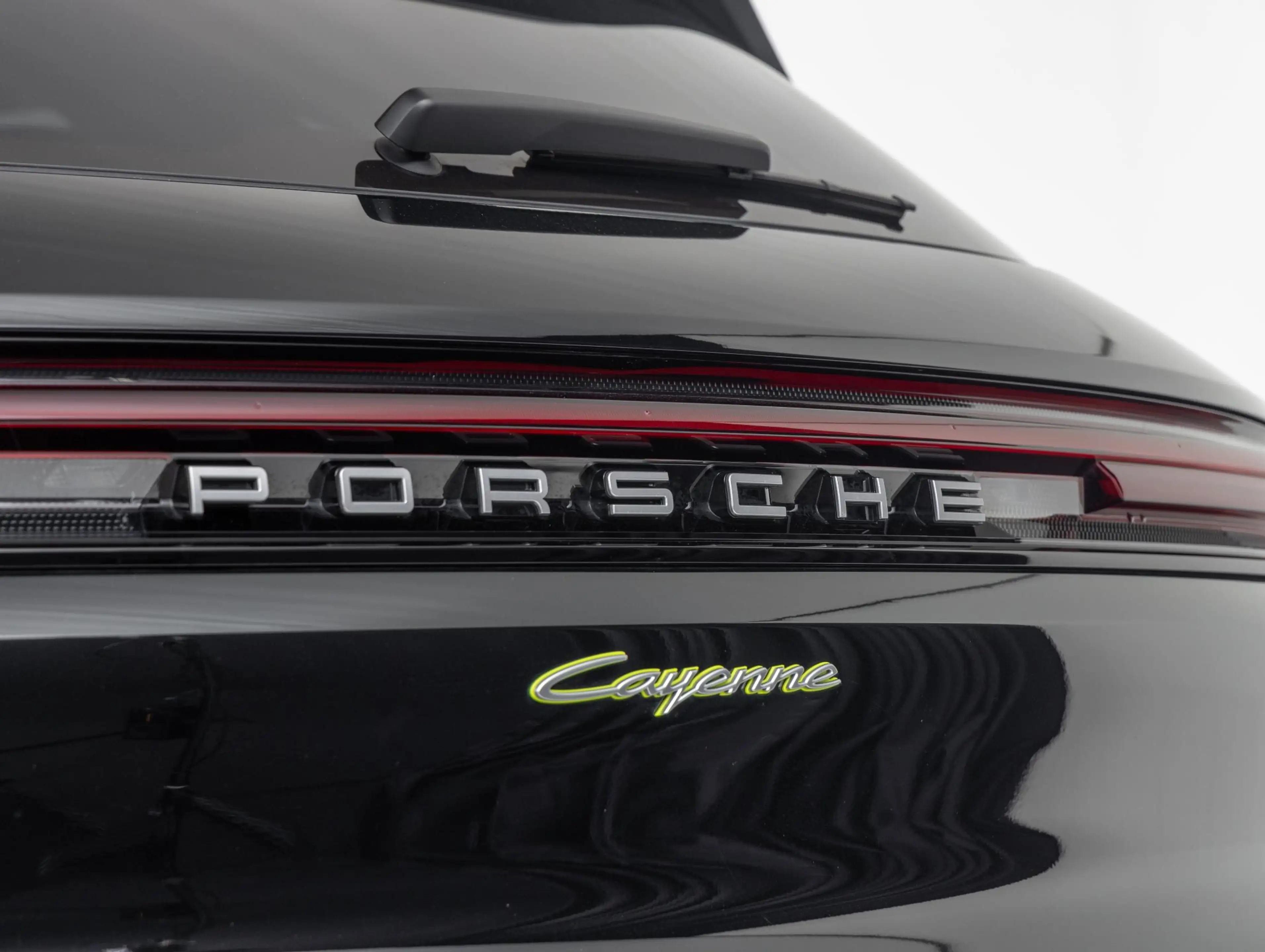 Porsche Cayenne E-Hybrid — photo 28