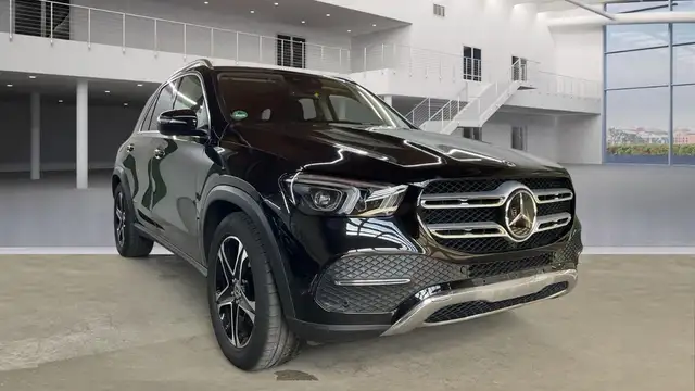 Mercedes-Benz Gle view 2