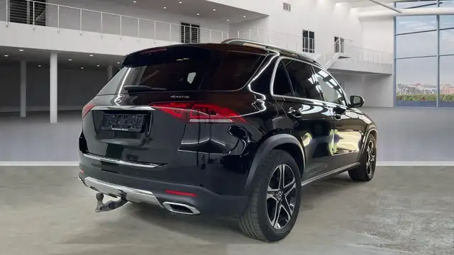 Mercedes-Benz Gle view 4
