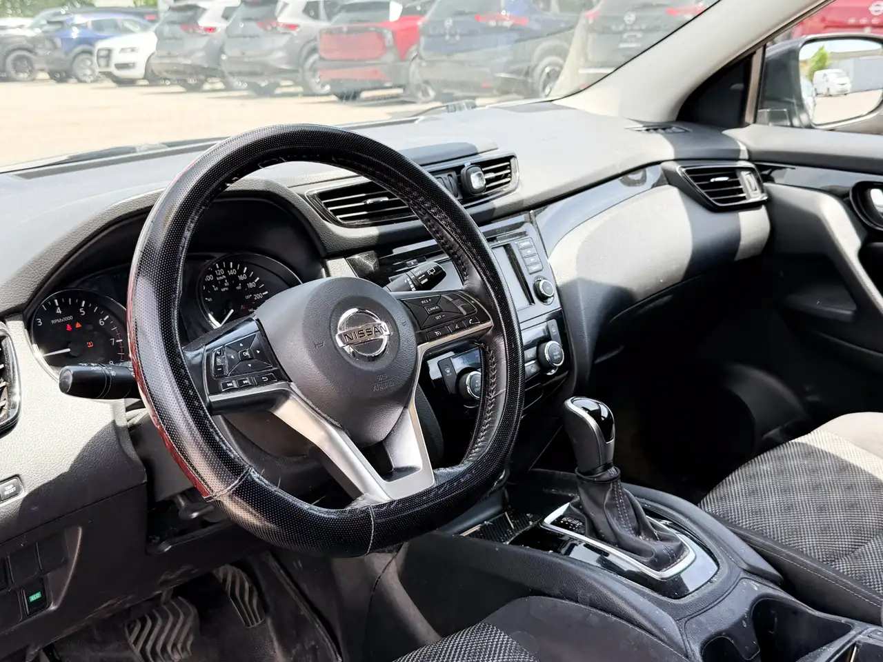 Nissan Qashqai снимка Nissan Qashqai