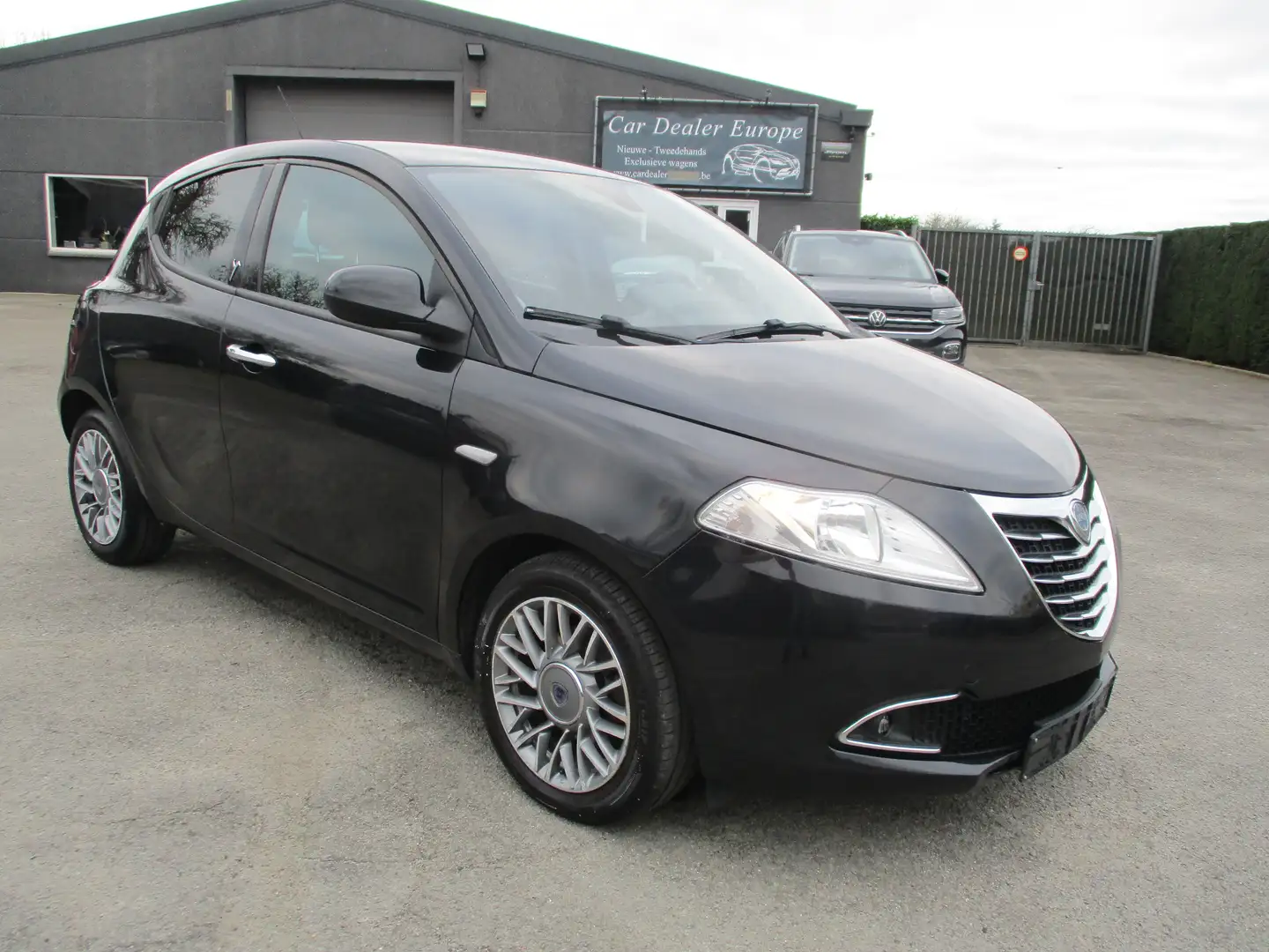 Lancia Ypsilon Y 0.9 TwinAir Turbo 8V Airco/125.000km Zwart - 2