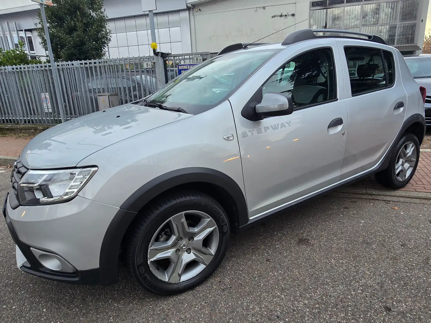 Dacia Sandero Stepway 0.9 TCe GPL S&S 90 CV OK NEOPATENTATI Argento - 2