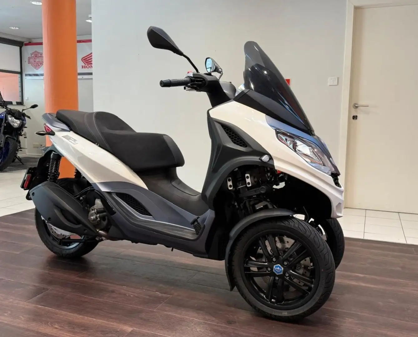 Piaggio MP3 300 - 2