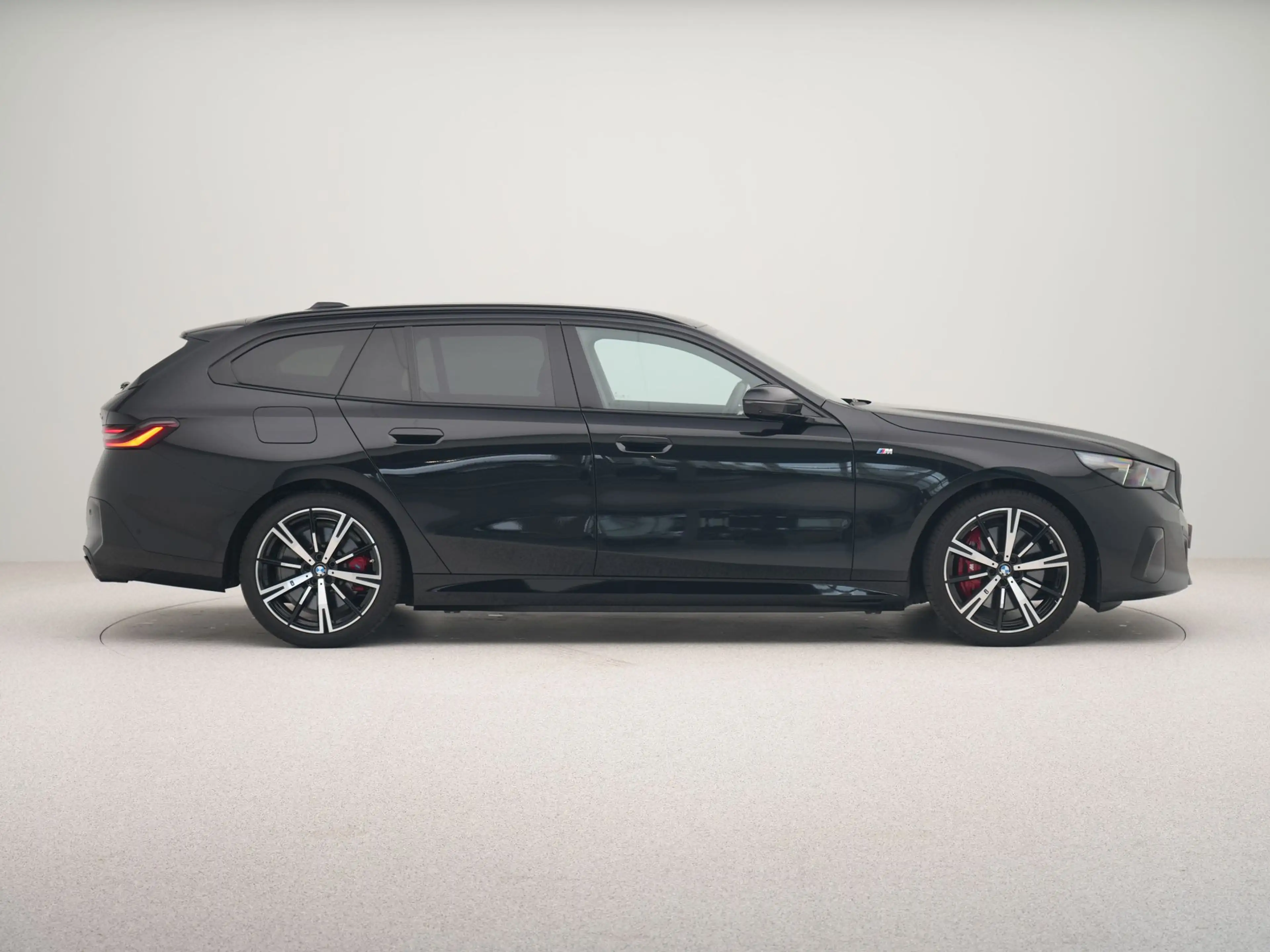 BMW 550 5 Serie 550e xDrive Touring M-Sport Pro — photo 8