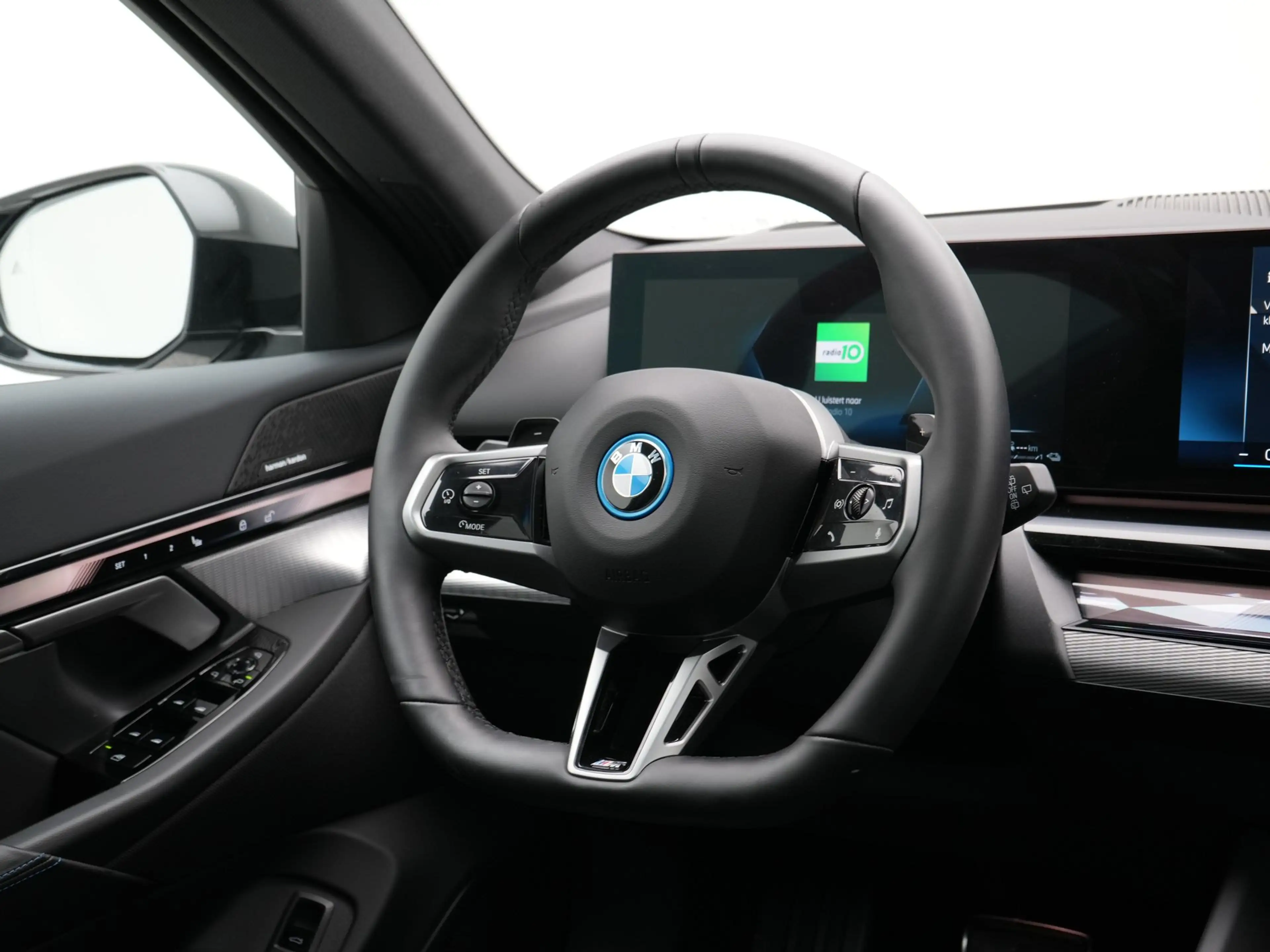 BMW 550 5 Serie 550e xDrive Touring M-Sport Pro — photo 2