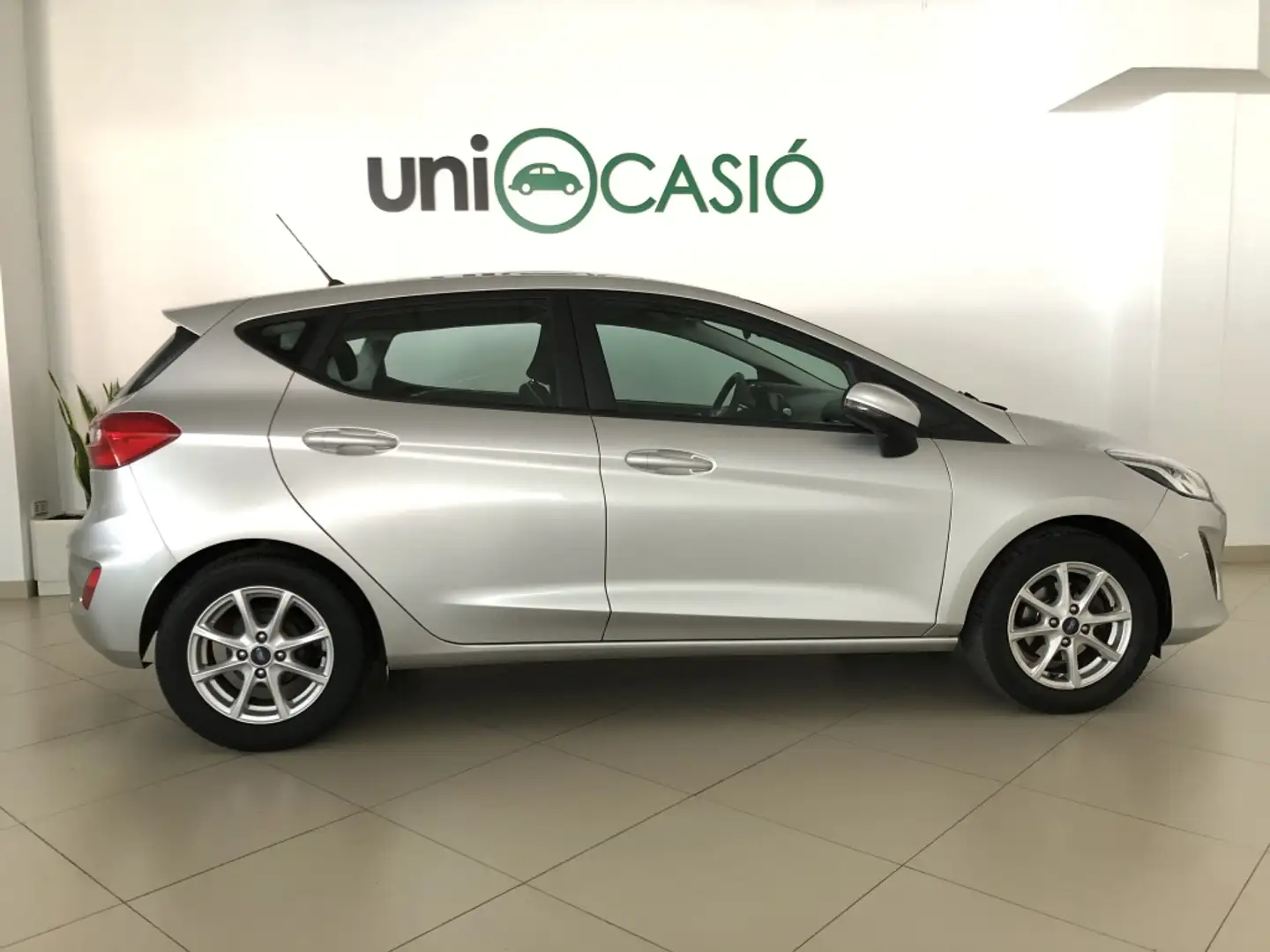 Ford Fiesta 1.1 Ti-VCT Trend Plateado - 2