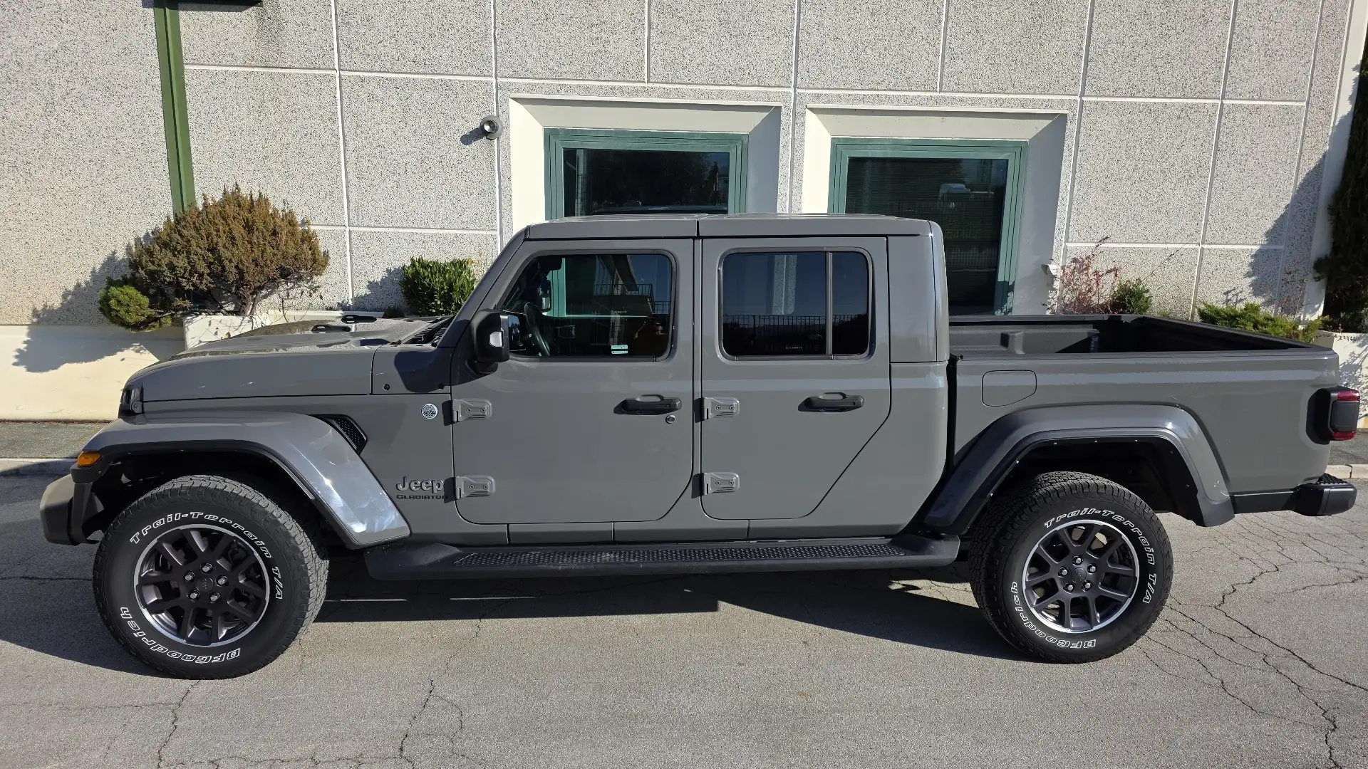 Jeep Gladiator 3.0 V6 OVERLAND UNICO P. FATTURABILE Grigio - 2