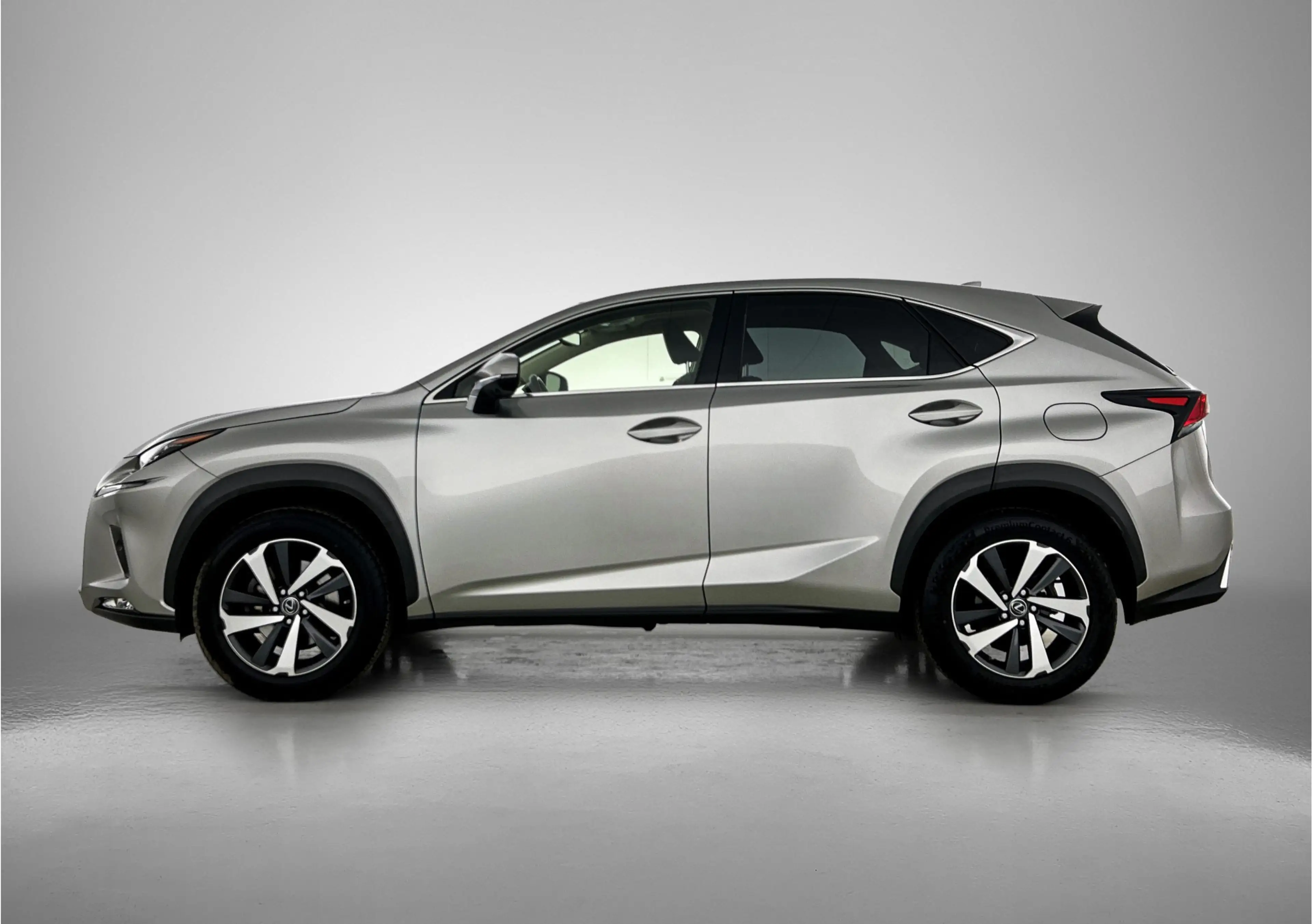 Lexus NX 300h AWD Executive Line | President Pack | Mark Levinso — photo 3