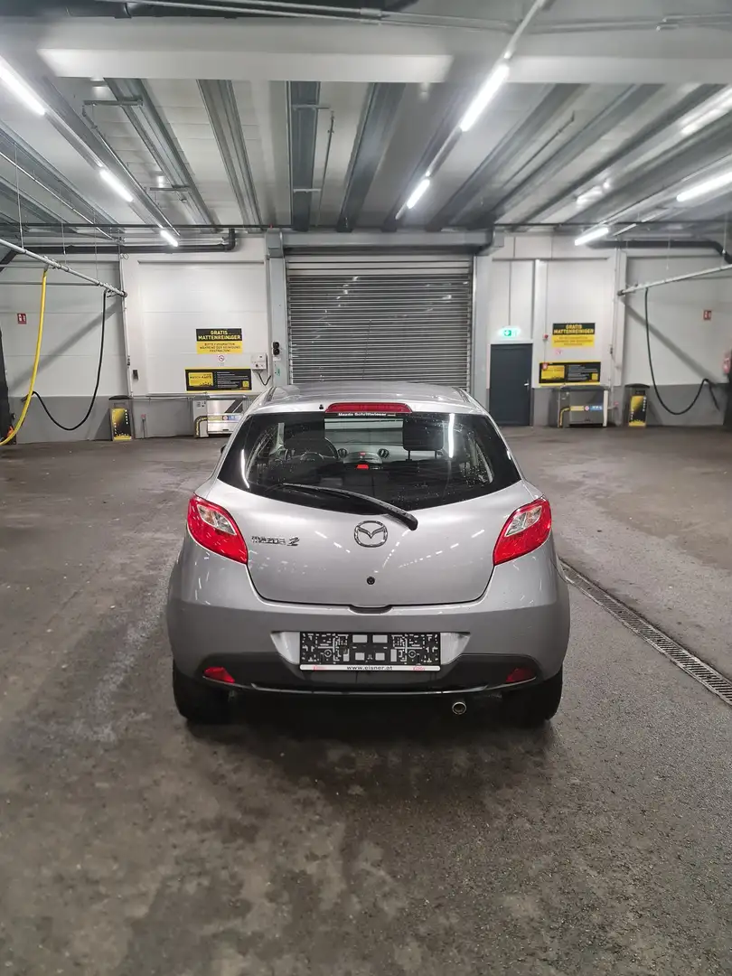 Mazda 2 1,3i Life Grau - 2