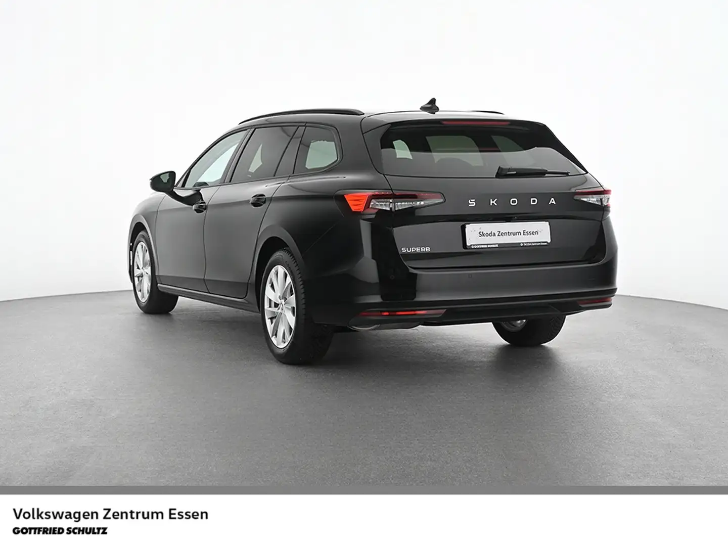 Skoda Superb Combi Selection TSI DSG LED AHK Navi R-Kamera Schwarz - 2