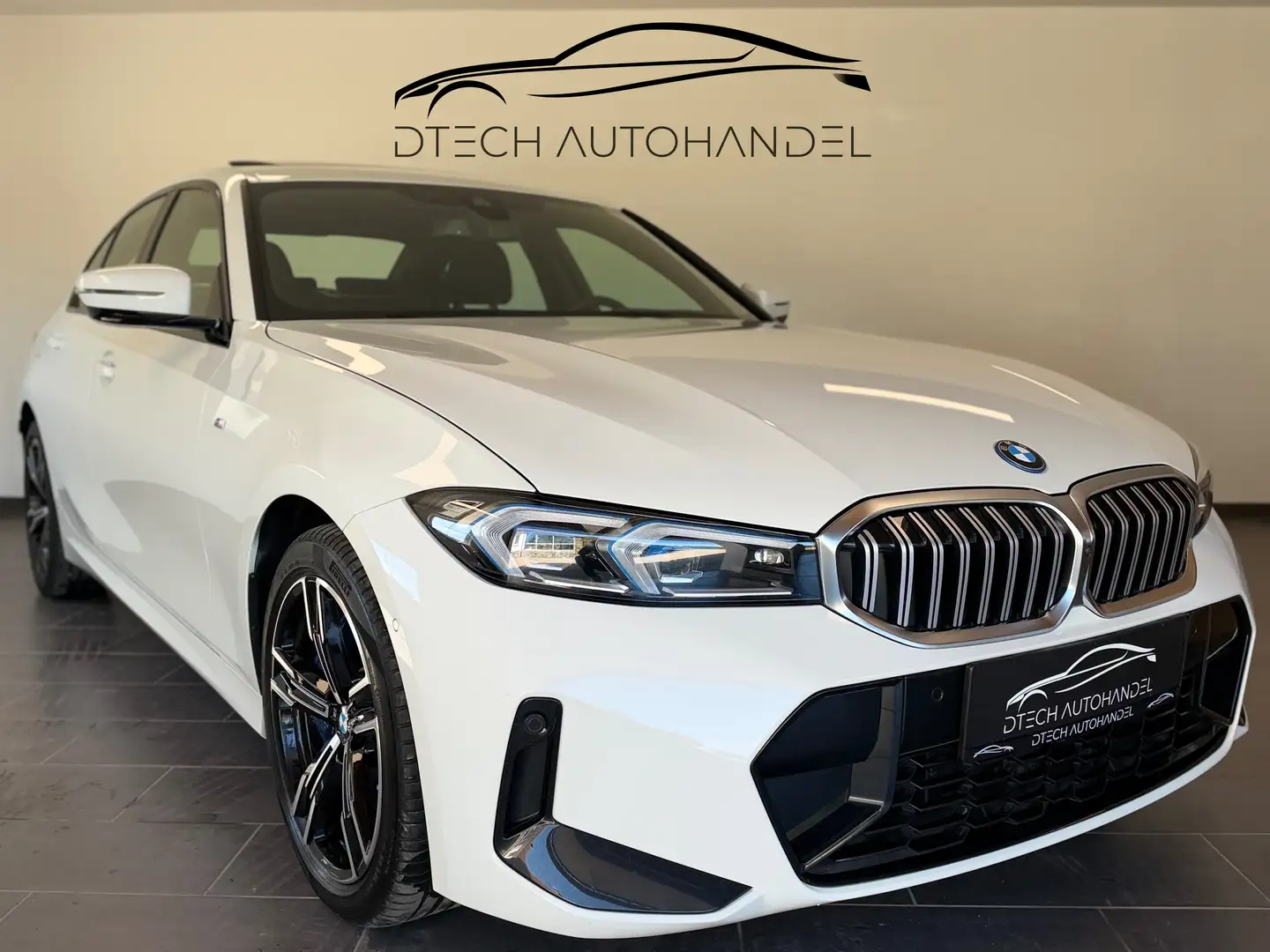 BMW 330 330e xDrive MSport/360*/H&K/Keyless/HeadUp/Schiebedach Weiß - 1