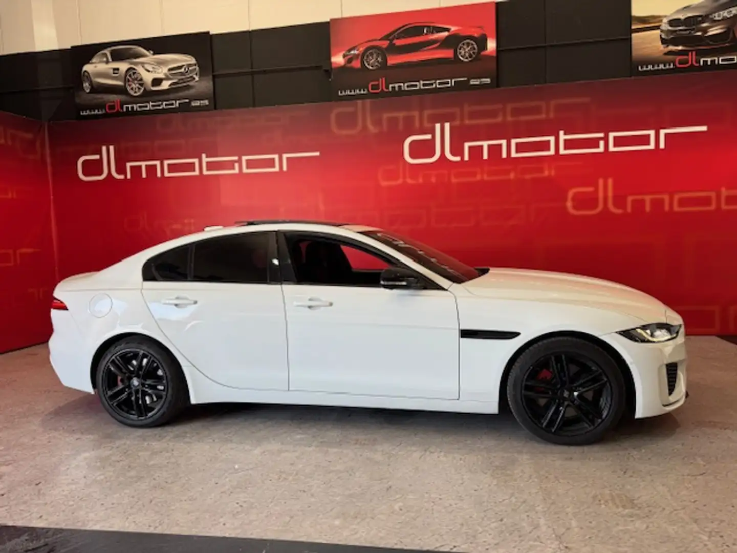 Jaguar XE 2.0 I4 R-Dynamic Black Edition RWD Aut. 250 Blanco - 2