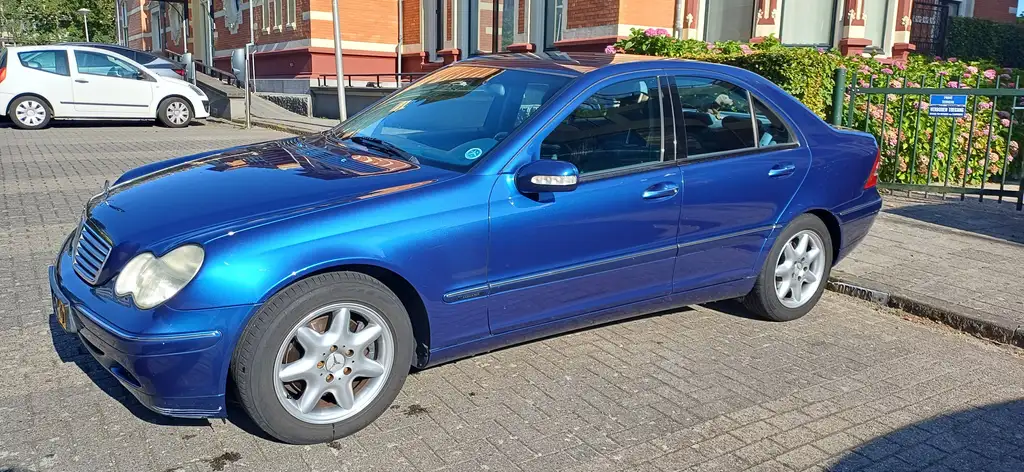Mercedes-Benz C 240 2002 из Европы — купить под ключ