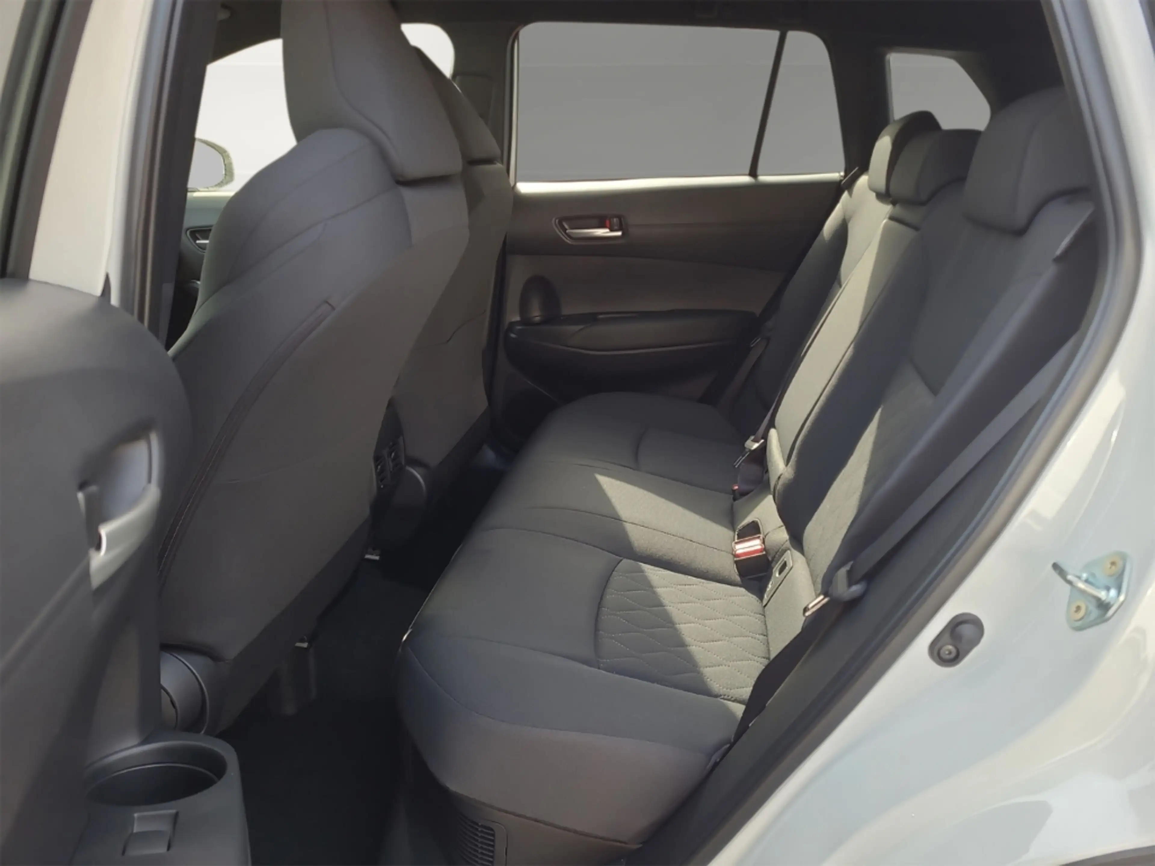 Toyota Corolla Cross 2.0 Hybrid Teamplayer +LED +Smart-Key-System — photo 15