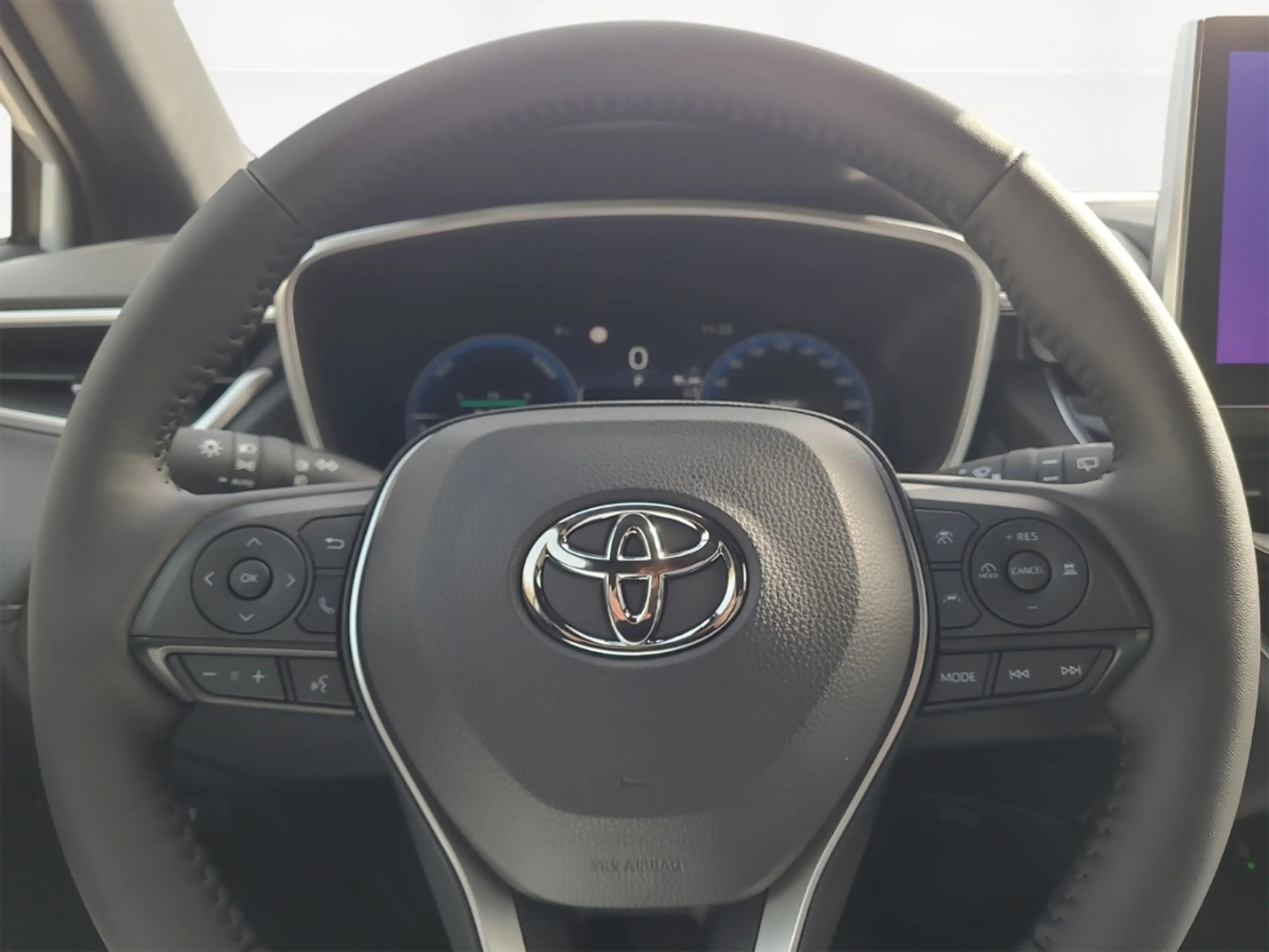 Toyota Corolla Cross 2.0 Hybrid Teamplayer +LED +Smart-Key-System — photo 10