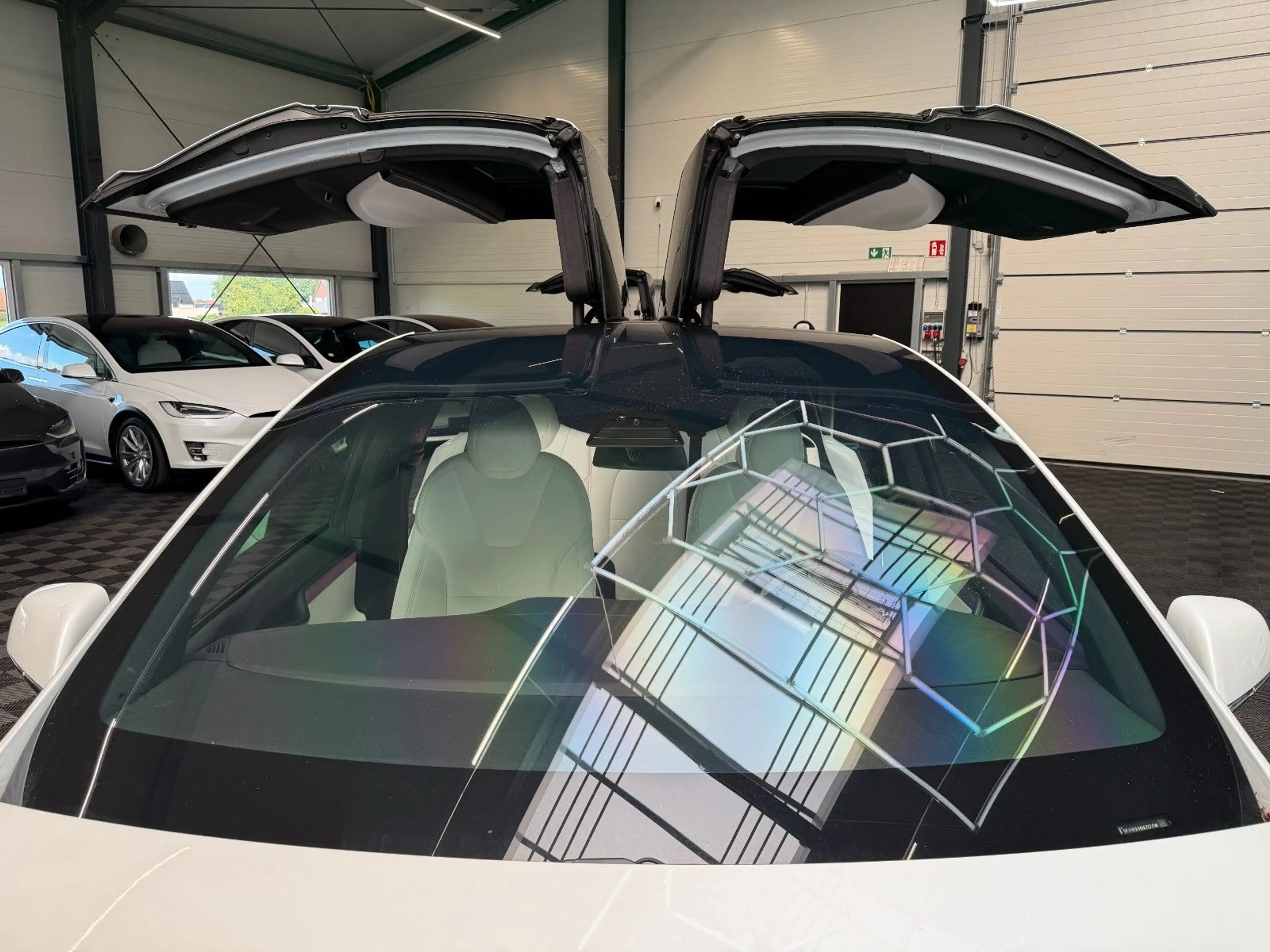 Tesla Model X MODEL X RAVEN PERFORMANCE | WHITE ON WHITE | — photo 14