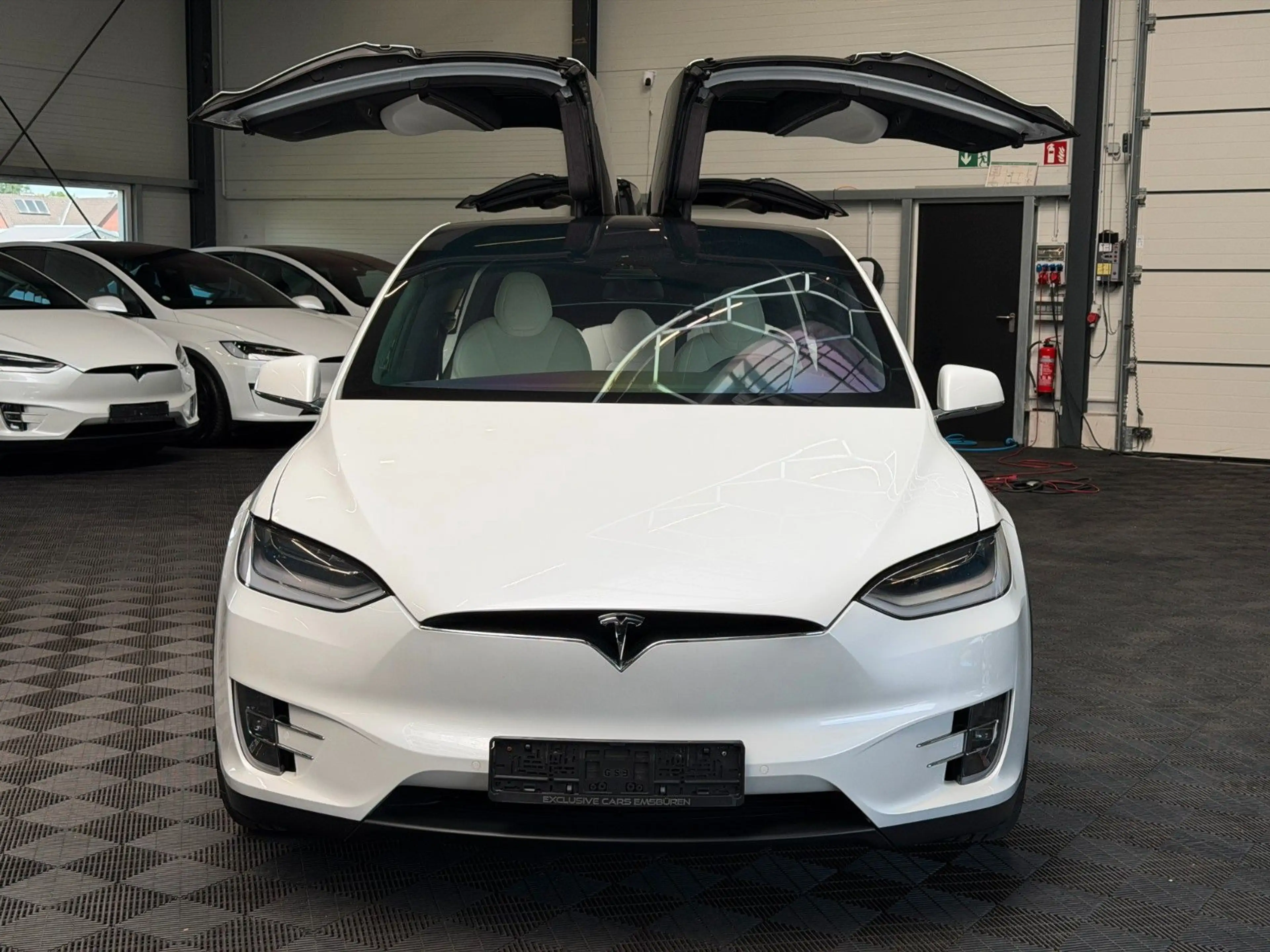 Tesla Model X MODEL X RAVEN PERFORMANCE | WHITE ON WHITE | — photo 10