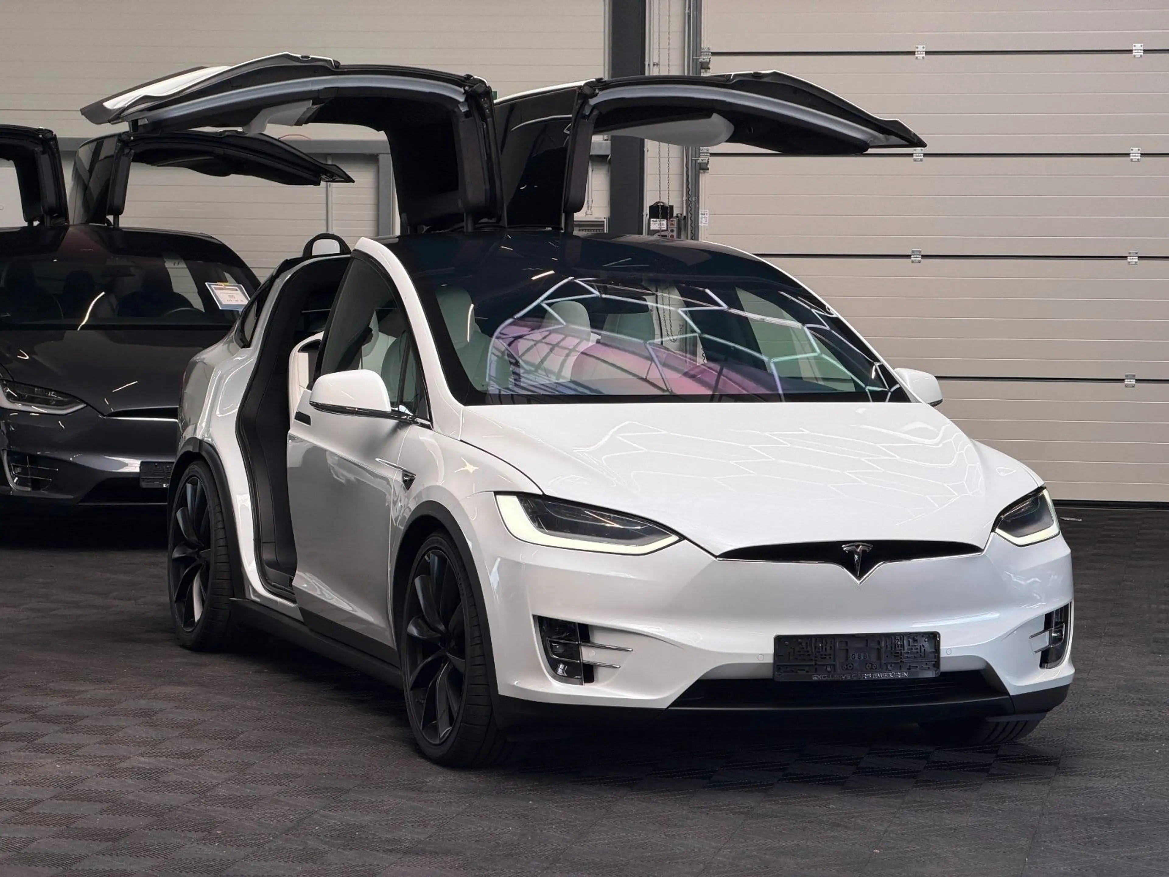Tesla Model X MODEL X RAVEN PERFORMANCE | WHITE ON WHITE | — photo 4