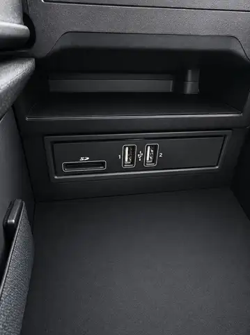 Mercedes-Benz C view 15