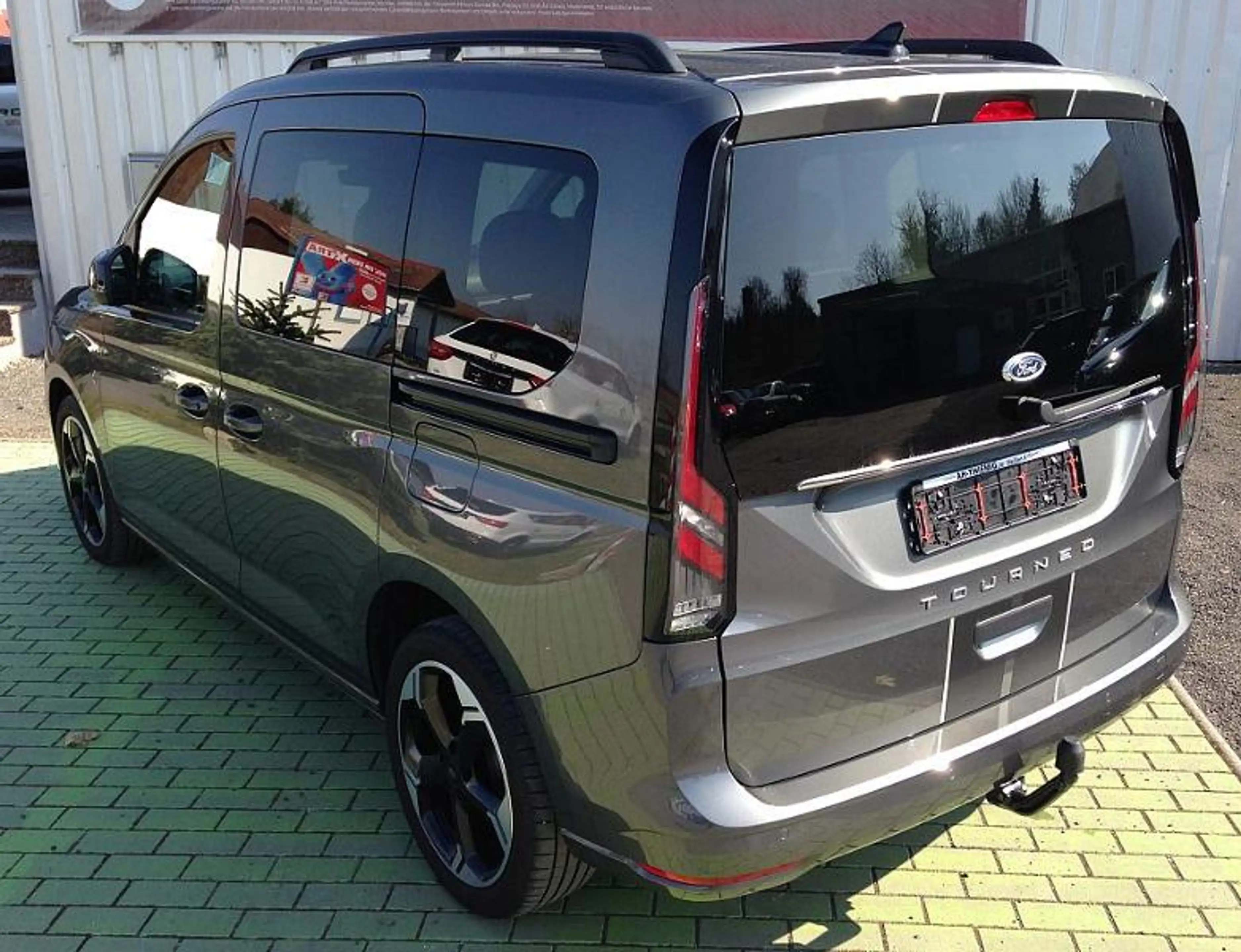 Ford Tourneo Connect *inkl. AHK* — photo 9