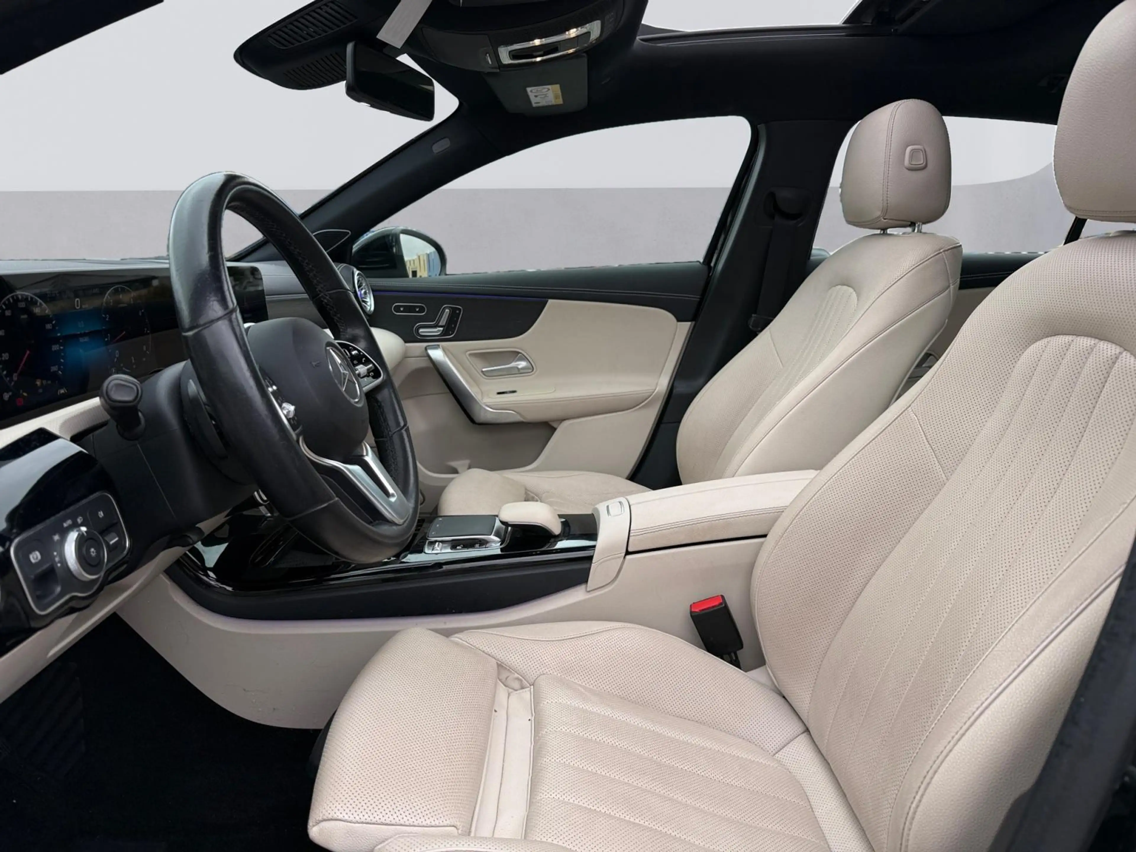 Mercedes-Benz A 220 4MATIC Progressive — photo 12