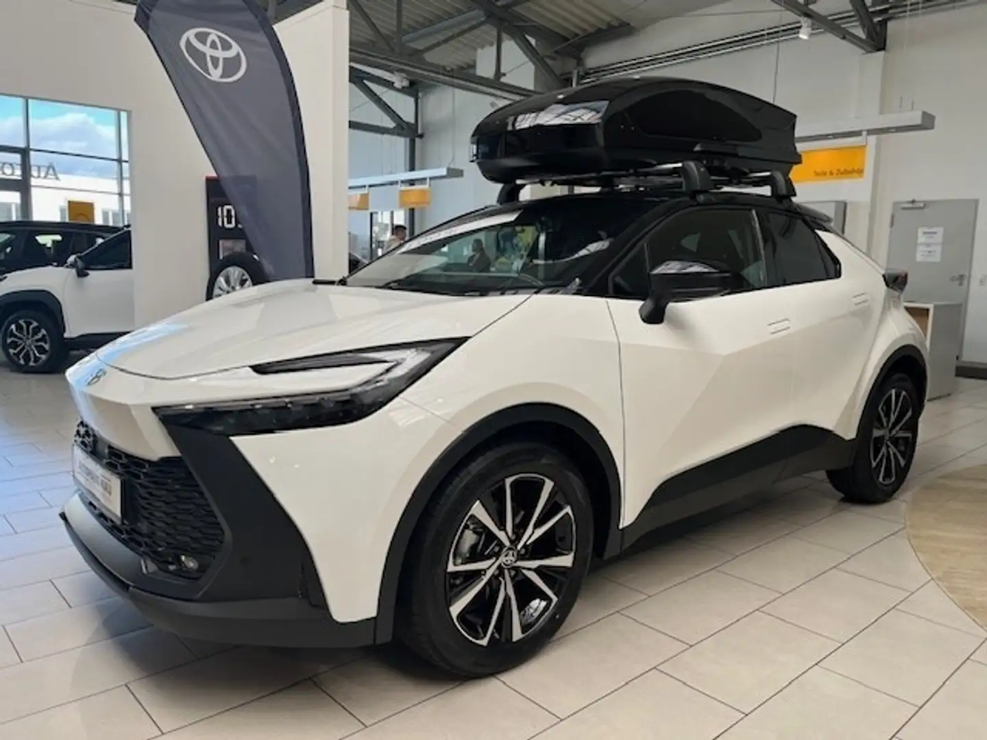 Toyota C-HR 1.8 FWD Teamplayer Inkl. Dachbox Schwarz - 2