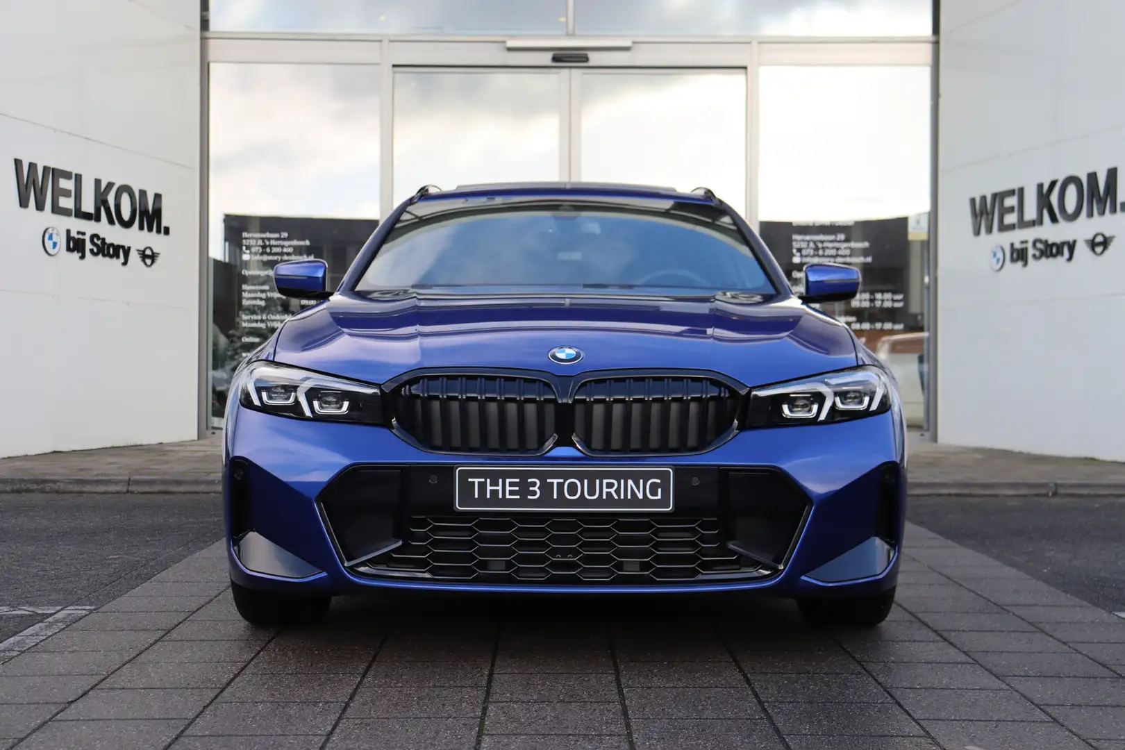 BMW 318 3 Serie Touring 318i M Sport Automaat / Panoramada Blauw - 2