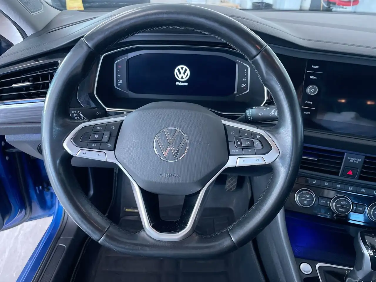 Volkswagen Jetta снимка Volkswagen Jetta