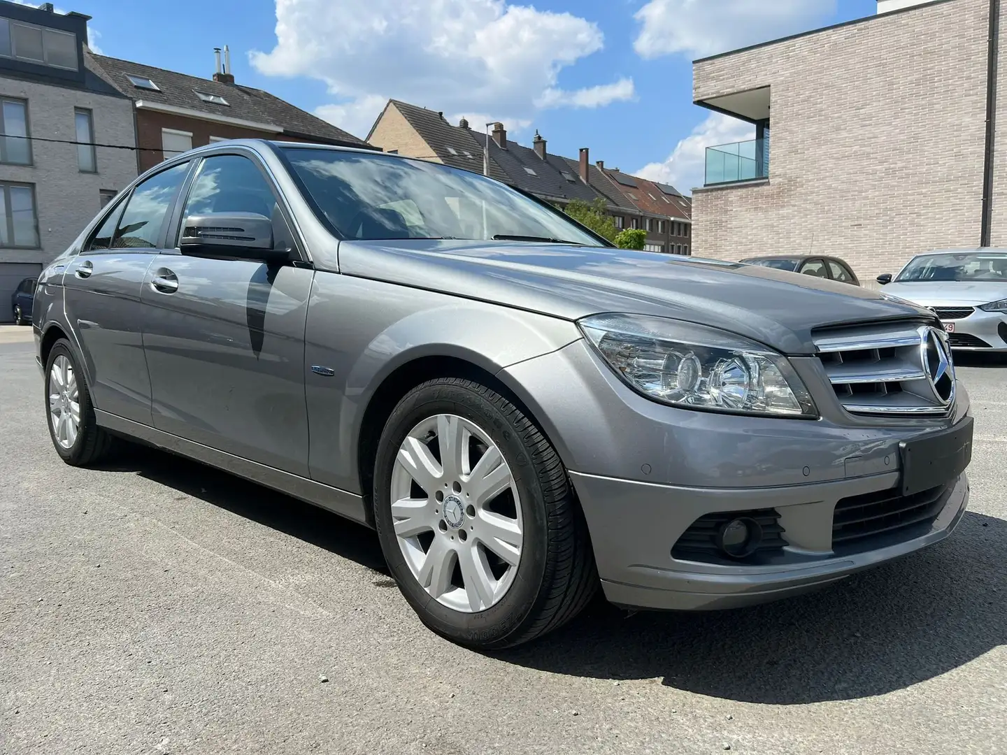 Mercedes-Benz C 180 CDI BlueEFFICIENCY Šedá - 2