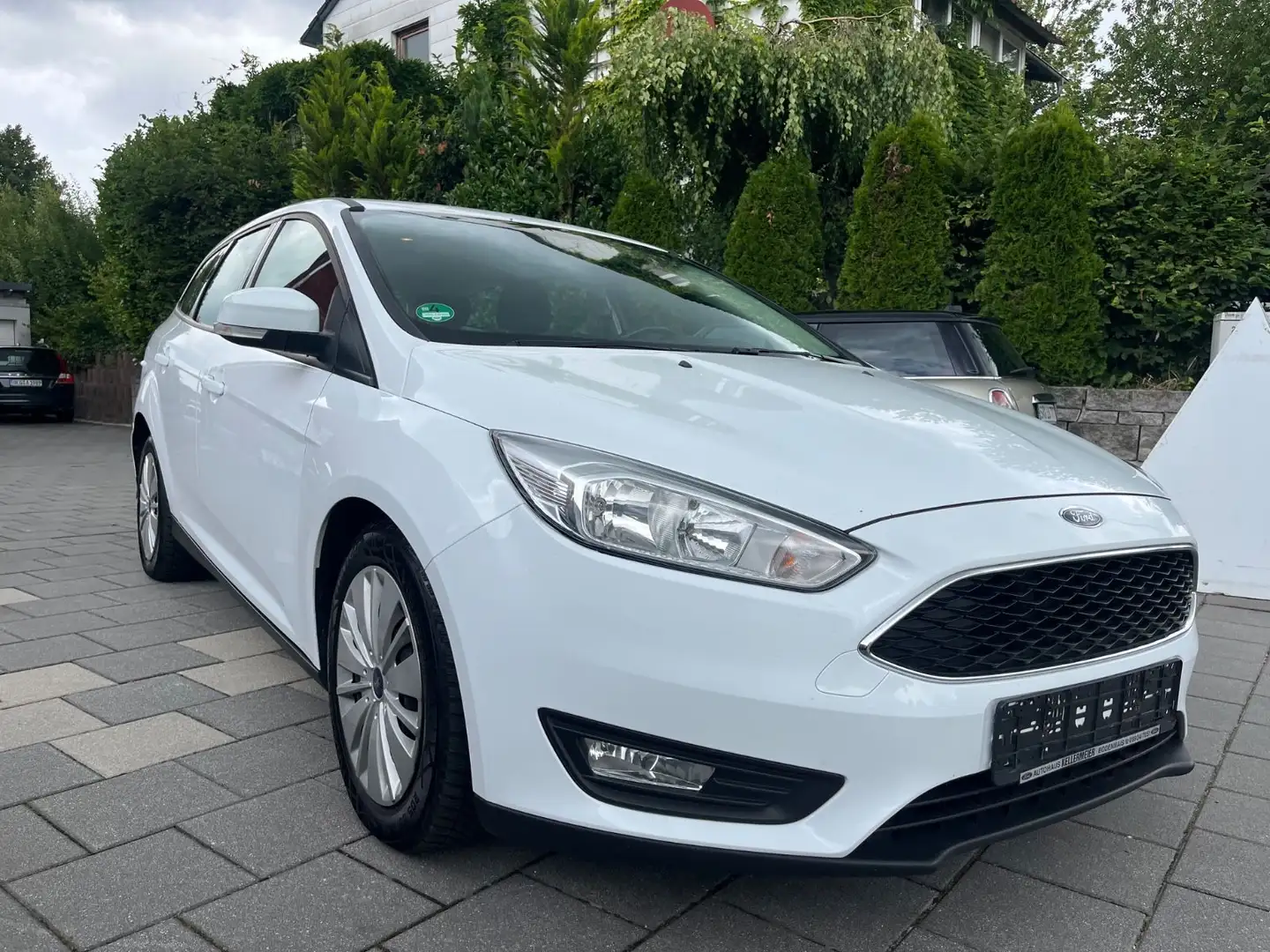 Ford Focus 2.0 TDCI Turnier Business Navi Kamera Weiß - 2