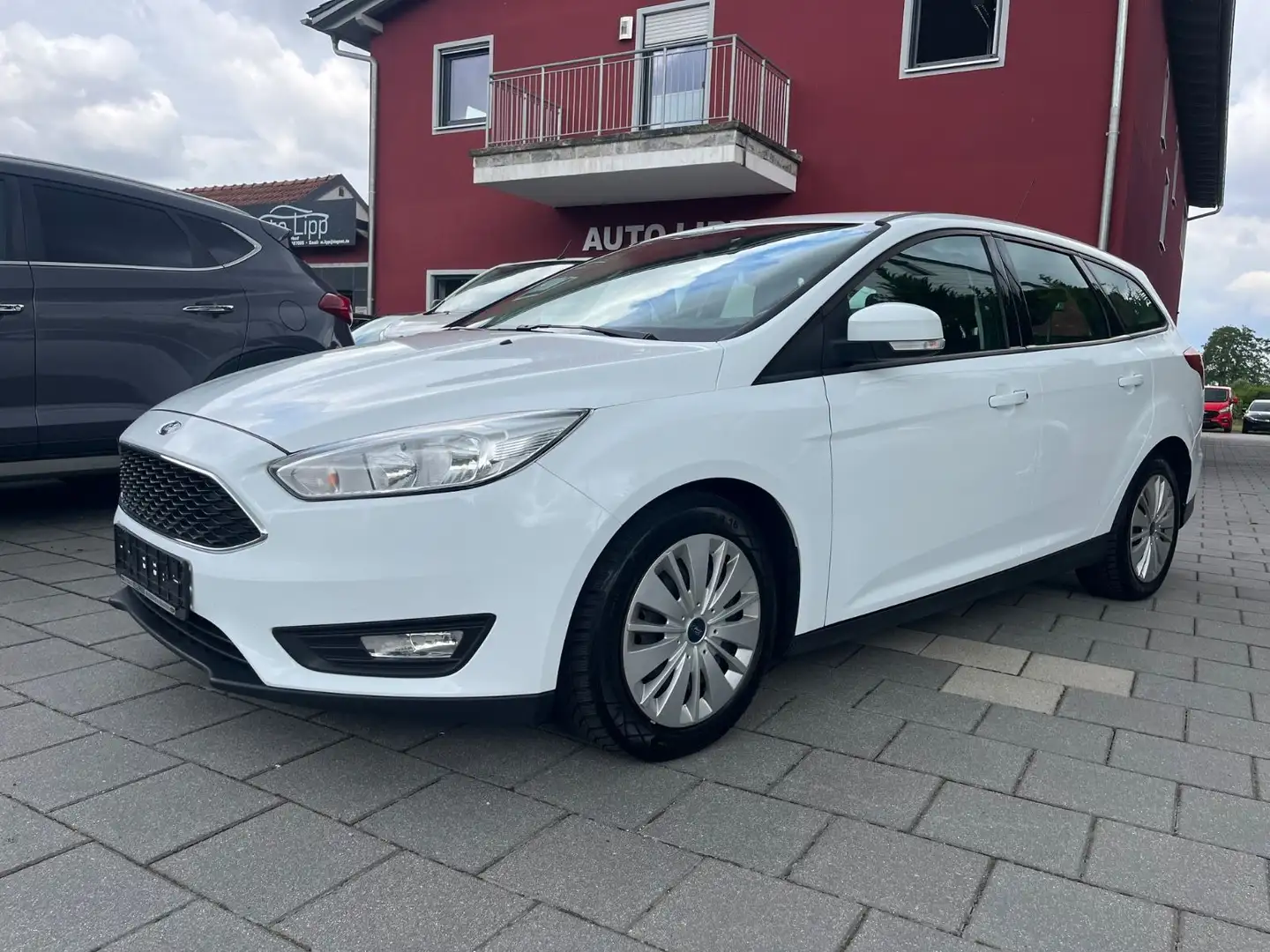 Ford Focus 2.0 TDCI Turnier Business Navi Kamera Weiß - 1