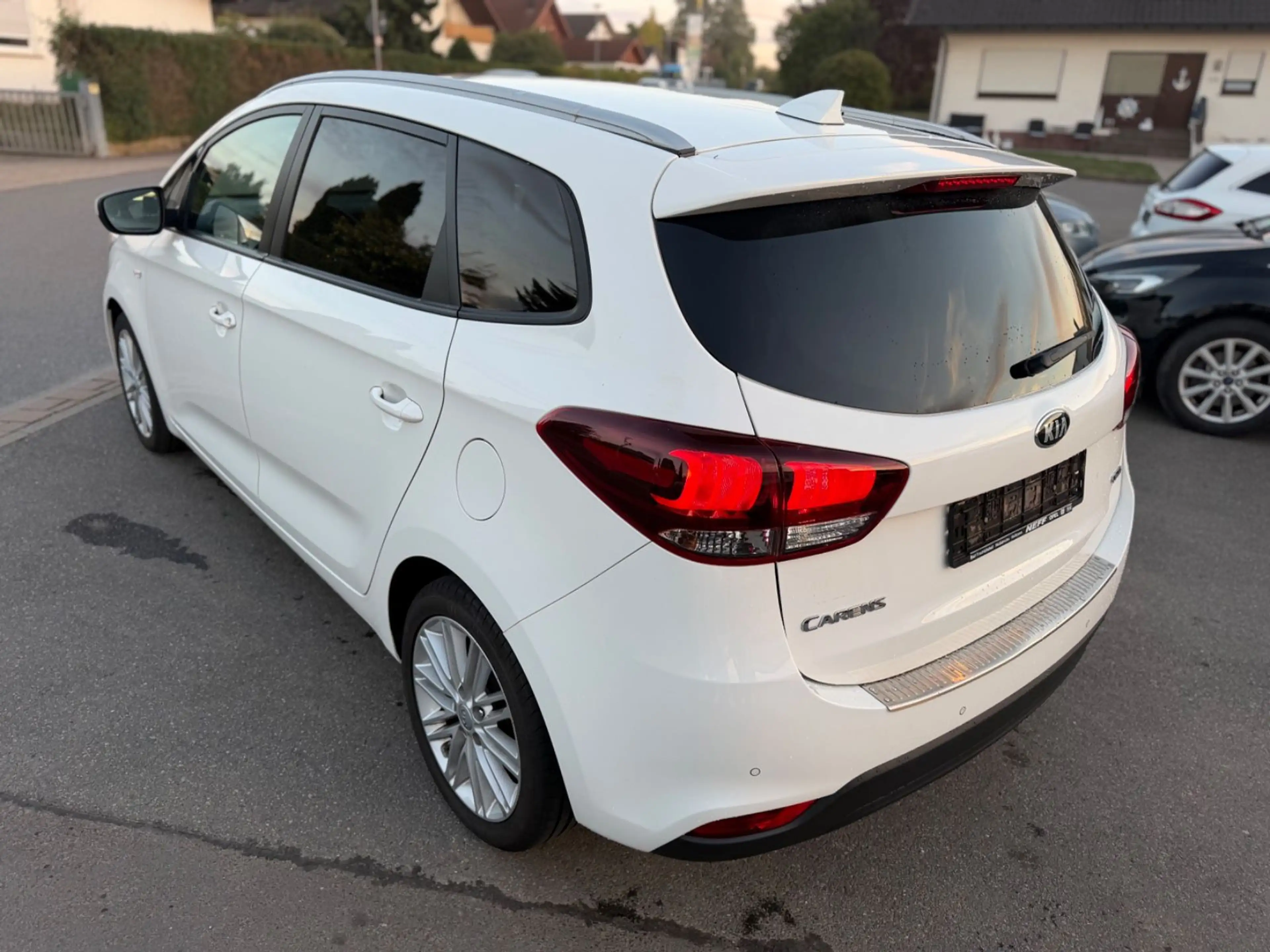Kia Carens Dream Team*NEU*TÜV*93KM*NAVI* — photo 13