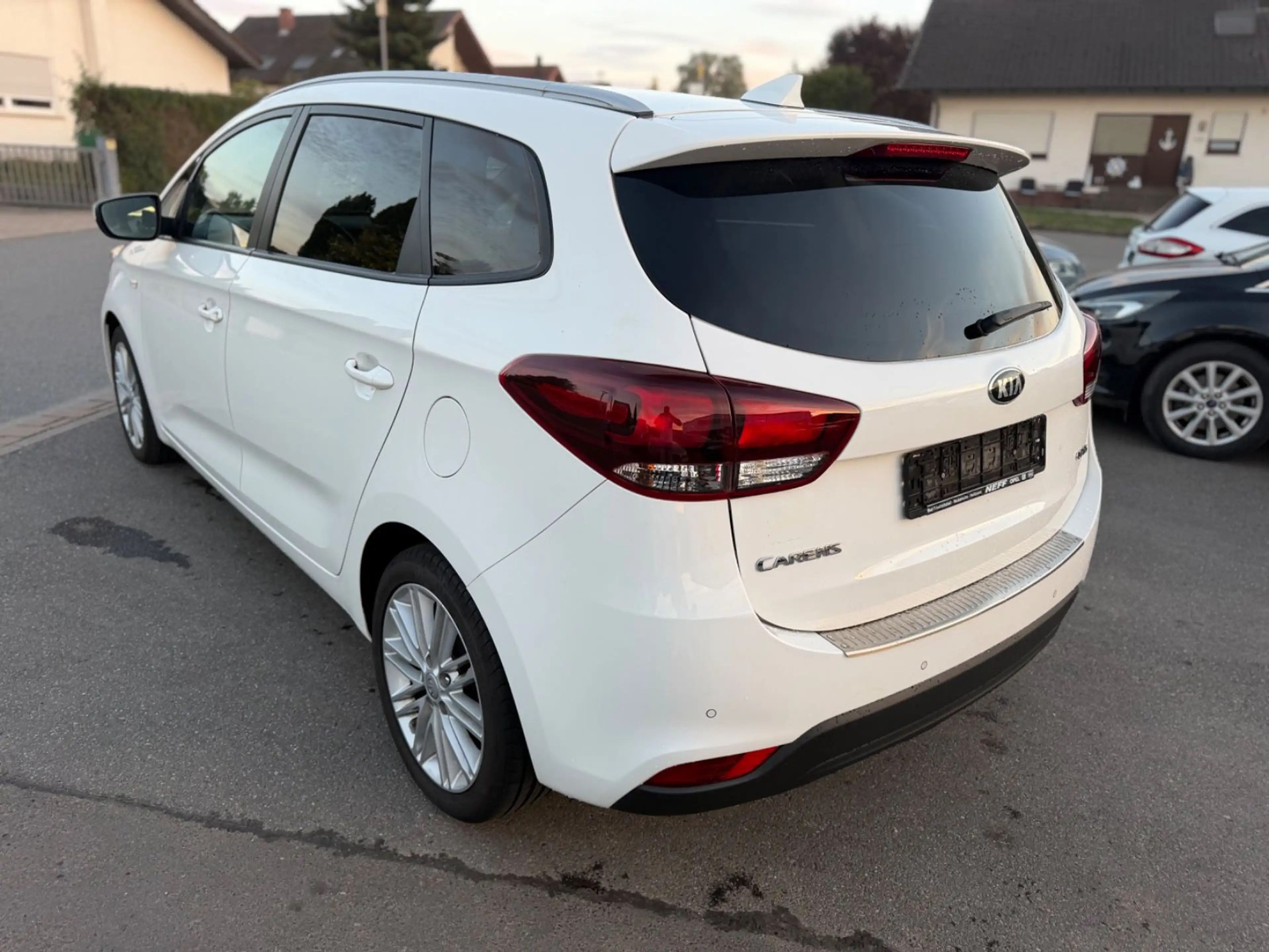Kia Carens Dream Team*NEU*TÜV*93KM*NAVI* — photo 12