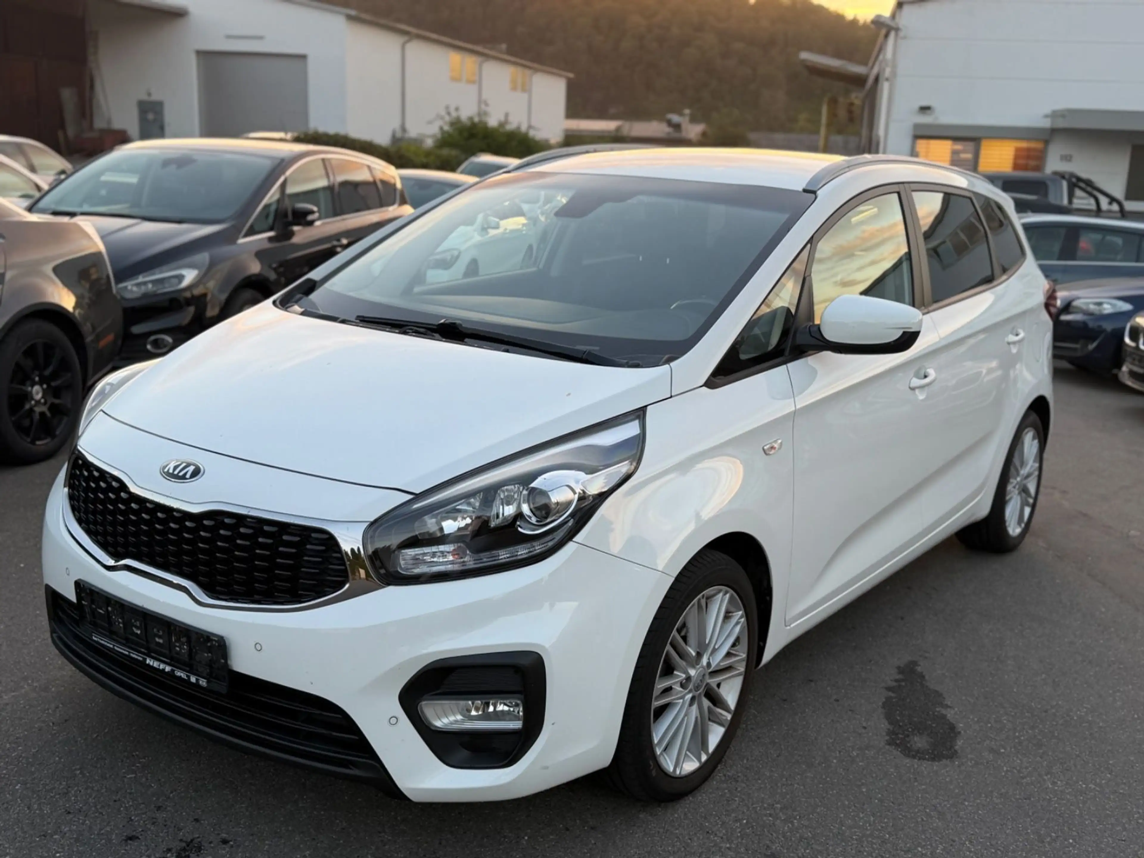 Kia Carens Dream Team*NEU*TÜV*93KM*NAVI* — photo 2
